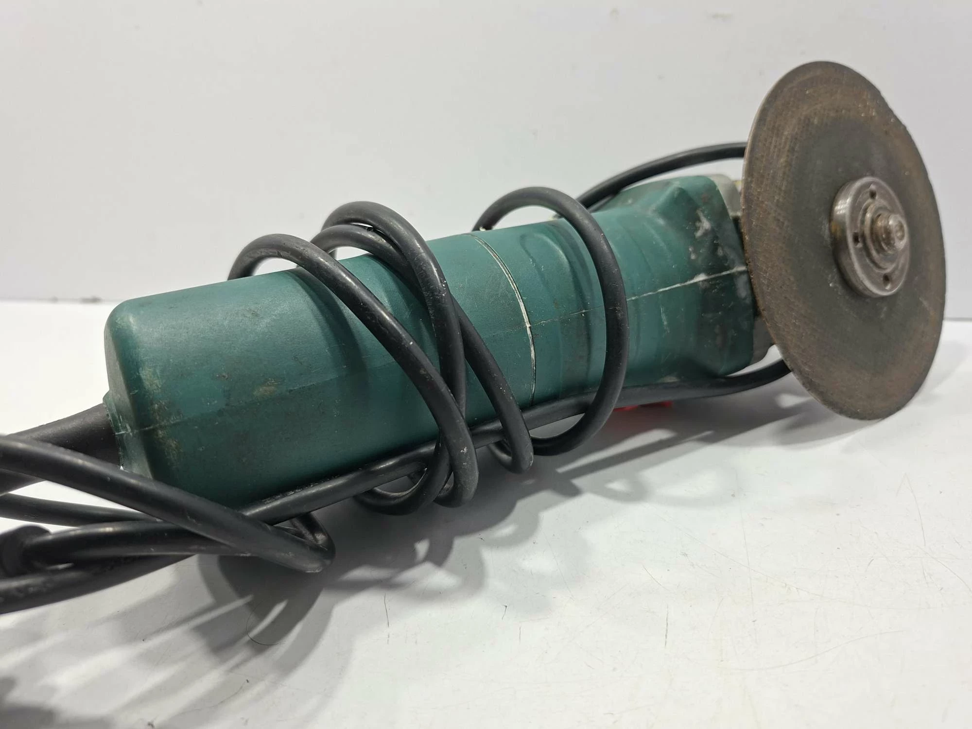 szlifierka-katowa-verto-51g090-900w-m14-125mm-stan-11323-2