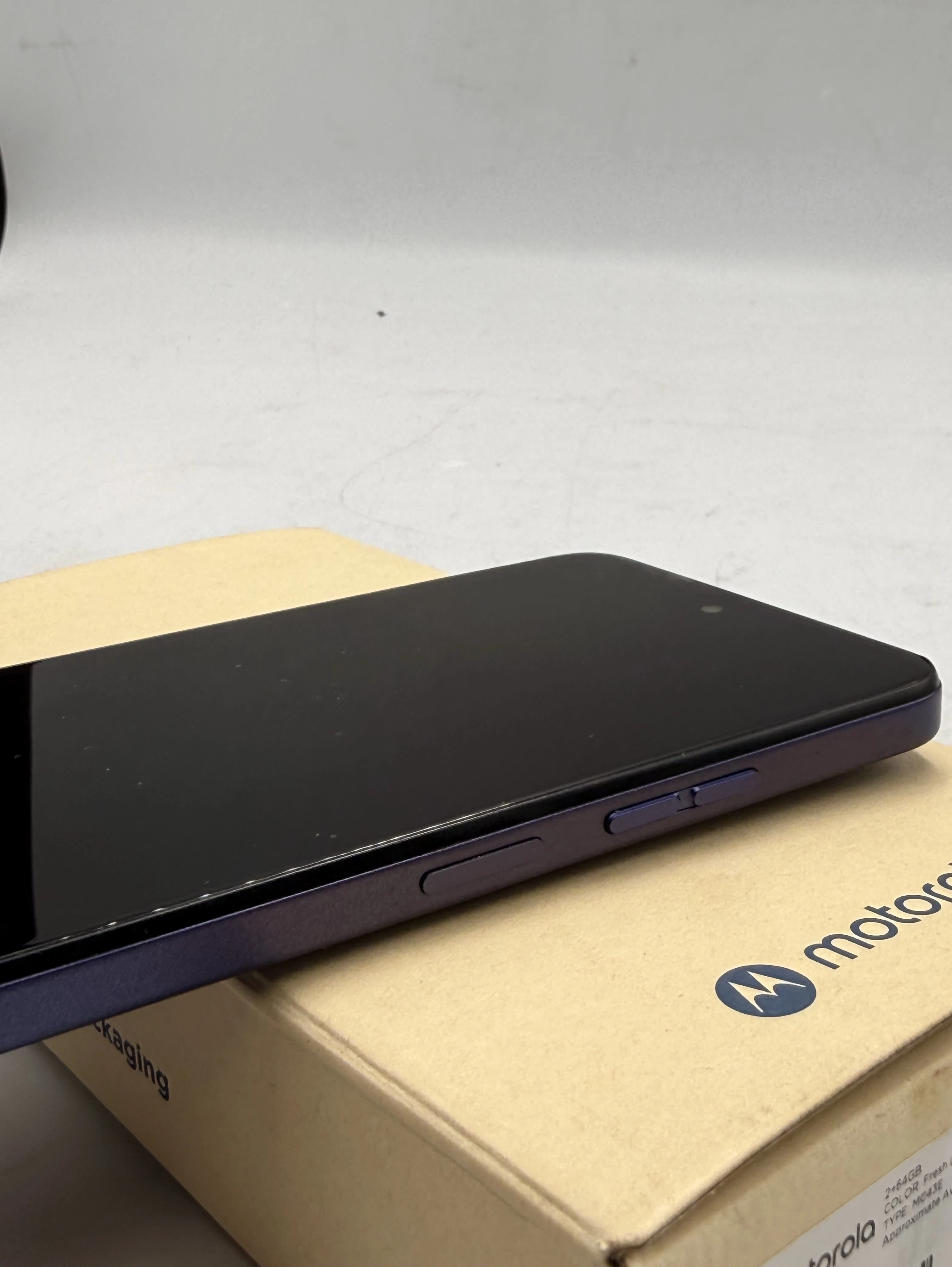 telefon-motorola-moto-e15-264gb-komplet-typ-202685-212929