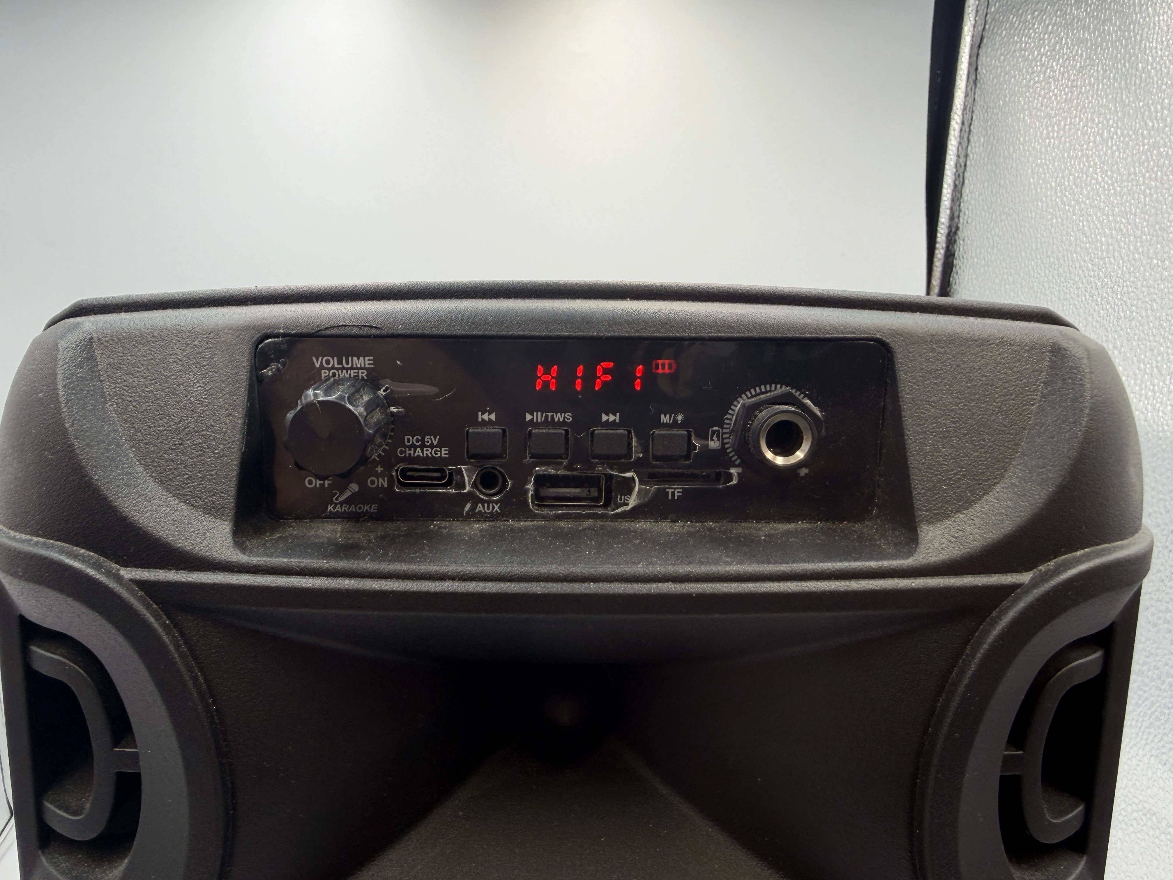 glosnik-bluethooth-squeak-pulsetower-stan-11323-2