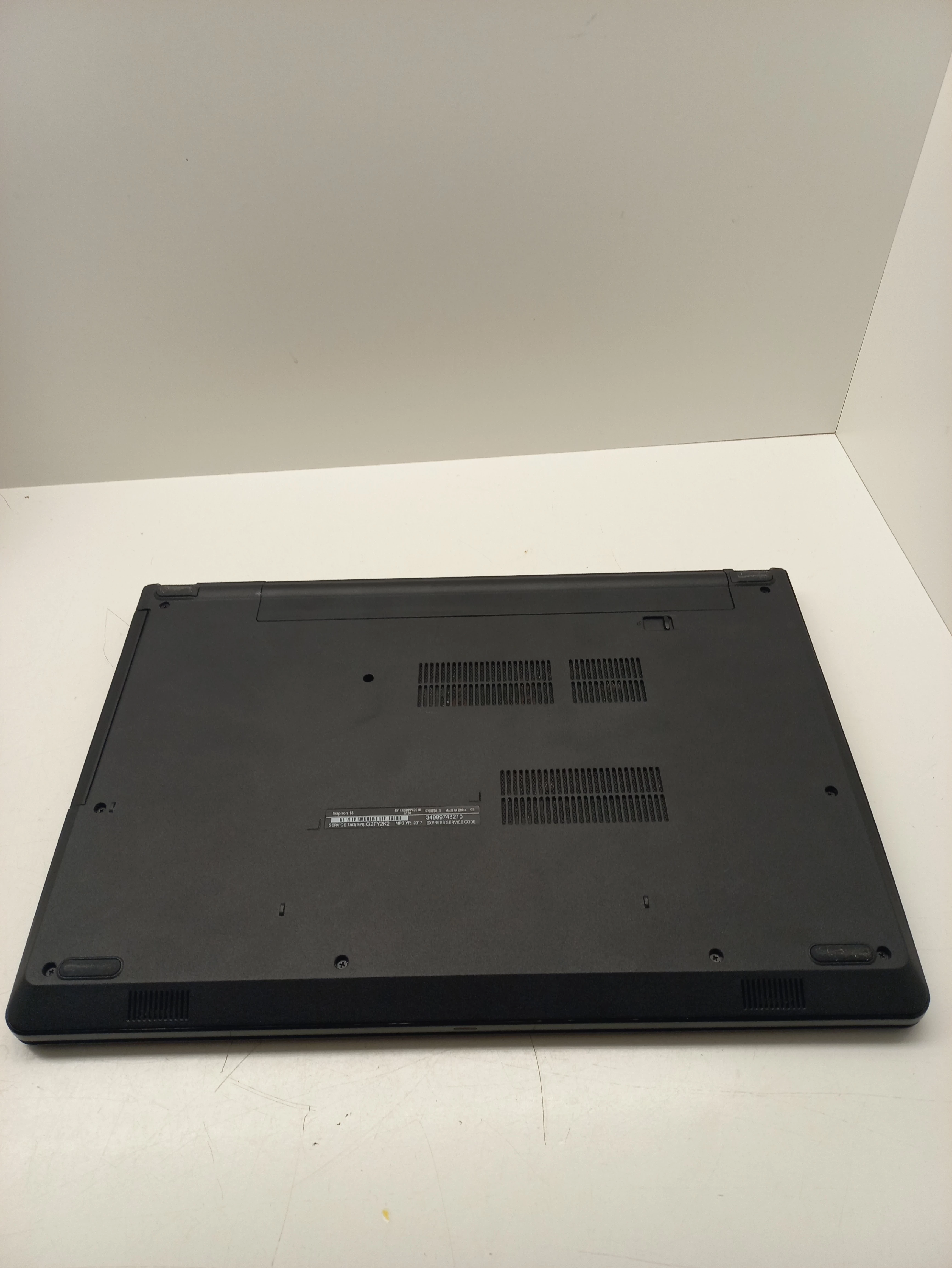 laptop-dell-inspirion-15-3567-i3-12gb-1tb-windows-10-przekatna-ekranu-1560