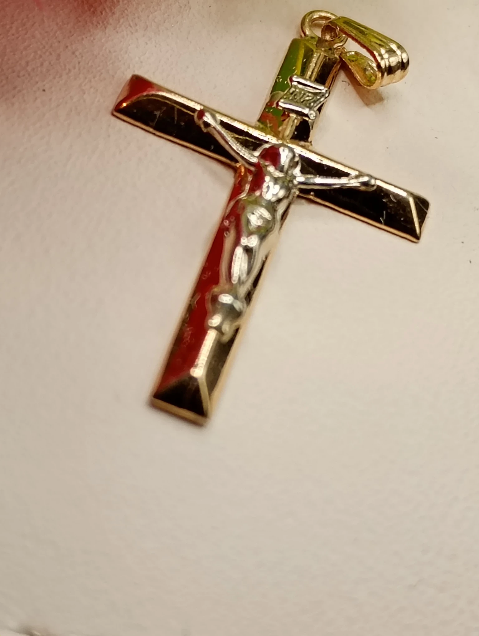 piekny-zlotyu-krzyz-pr585-waga077-stan-11323-2