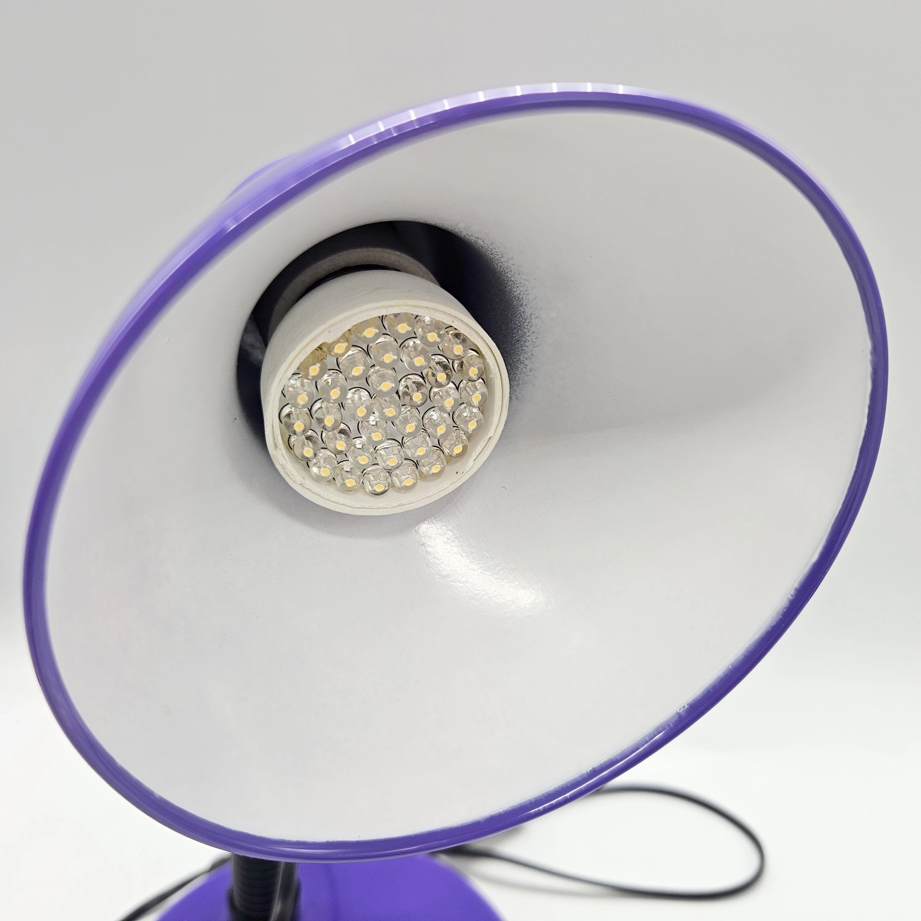 lampka-biurkowa-e27-60w-fioletowa-stan-11323-2