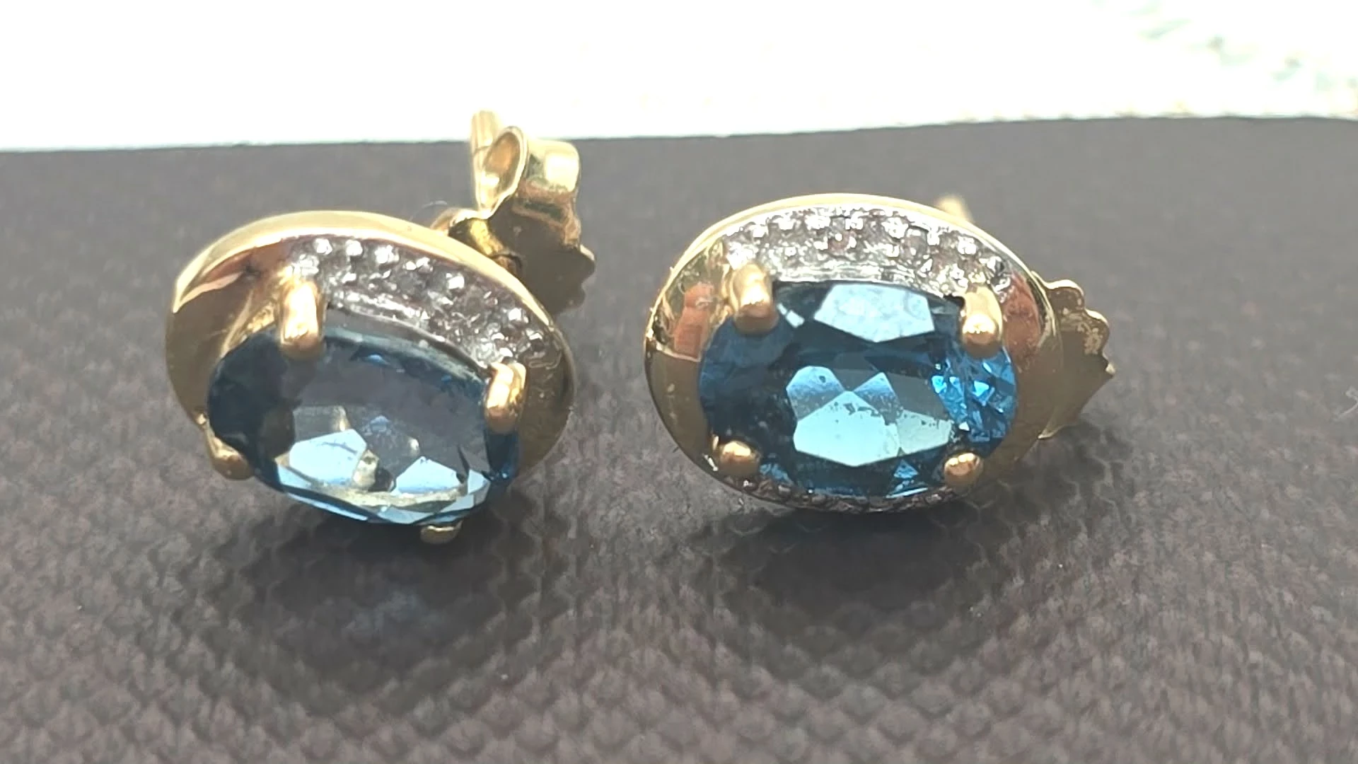 zlote-kolczyki-z-diamentemcertyfikatparagon-material-15835-2