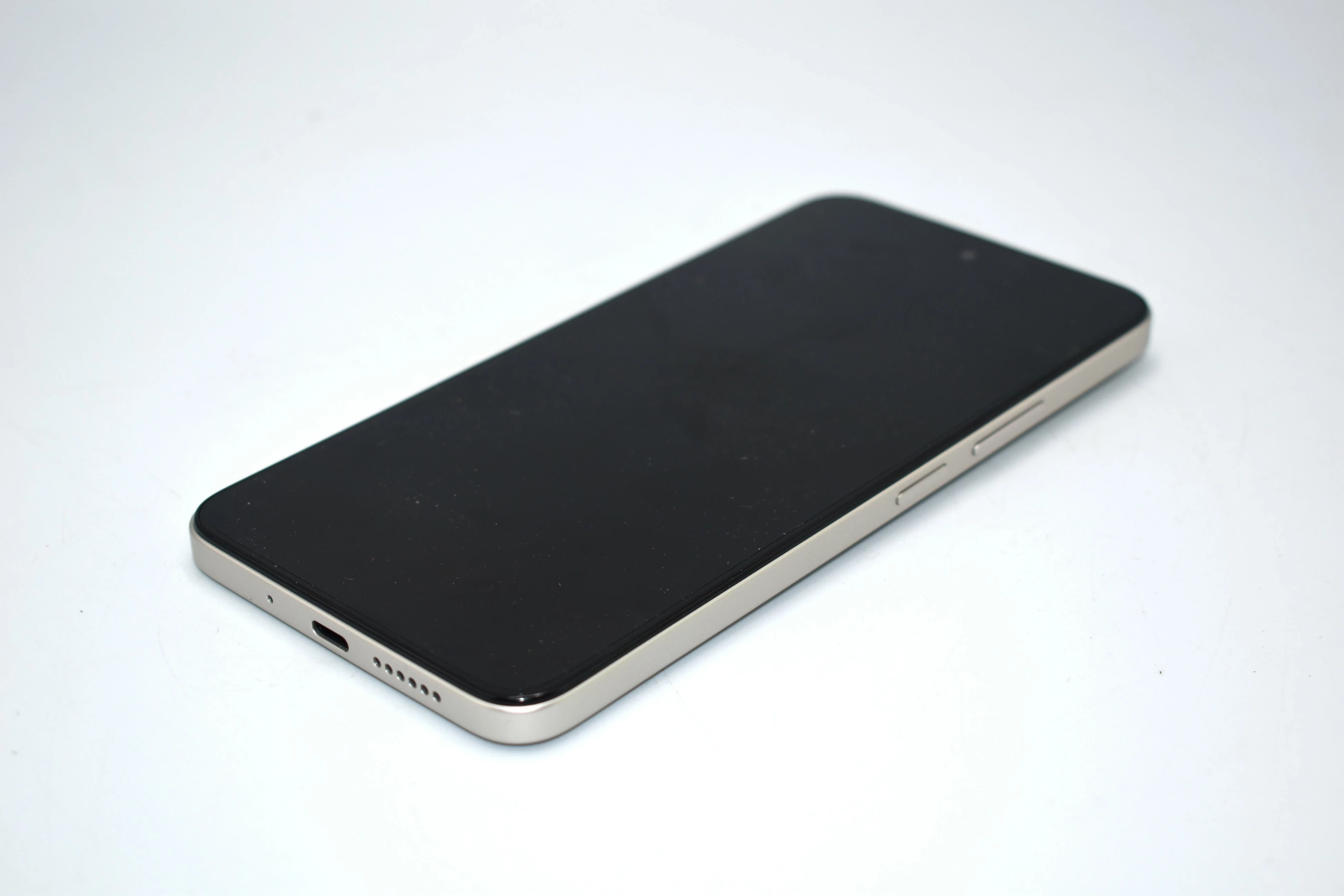 telefon-xiaomi-redmi-15-8256gb-69-144hz-srebrny-kod-producenta-68263