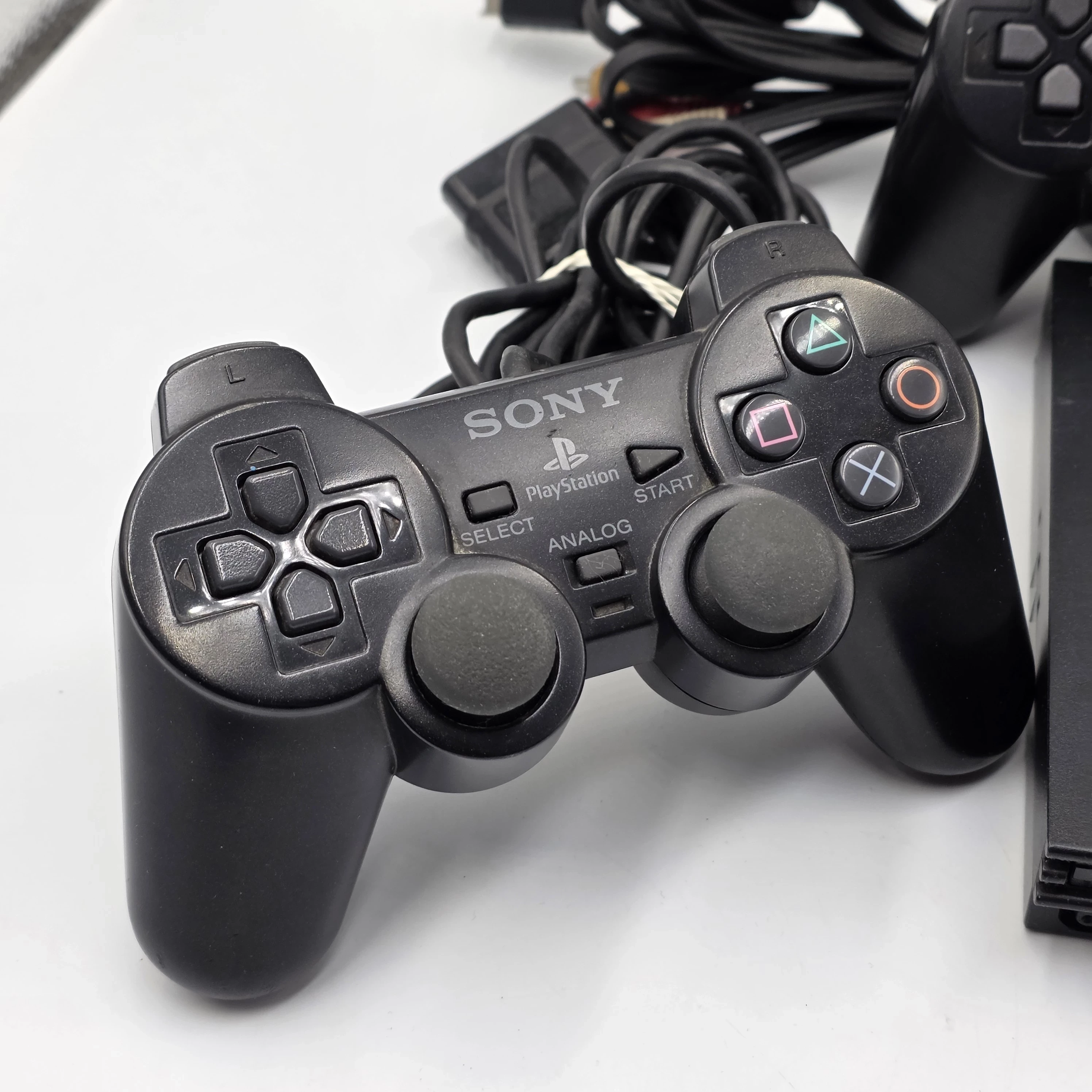 konsola-sony-ps2-okablowanie-2-pady-ean-gtin-711719638841