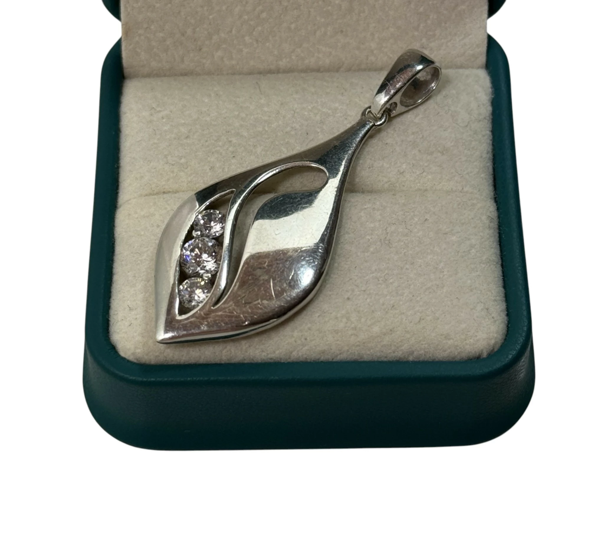 ciekawa-srebrna-zawieszka-z-cyrkoniami-455g-925-stan-11323-2