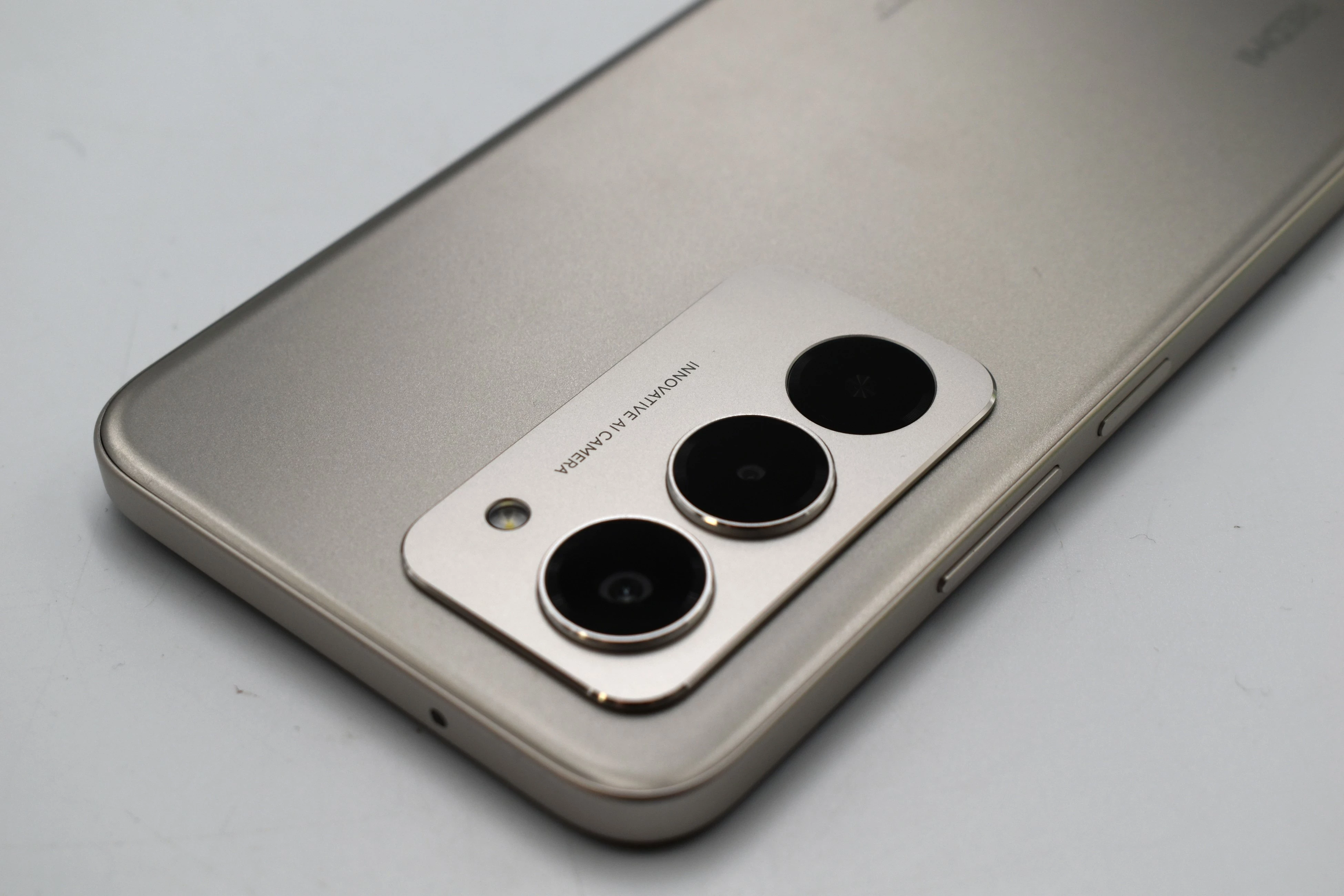 telefon-xiaomi-redmi-15-8256gb-69-144hz-srebrny-wbudowana-pamiec-202869-214185