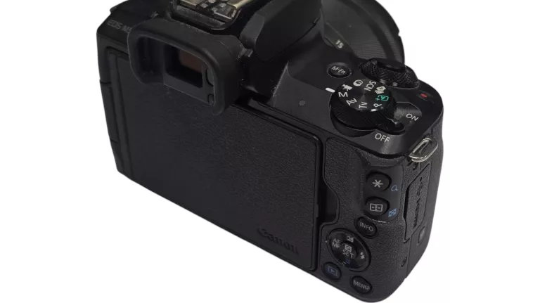 aparat-cyfrowy-canon-eos-m50-mark-ii-obiektyw-15-45mm-kod-producenta-4728c007