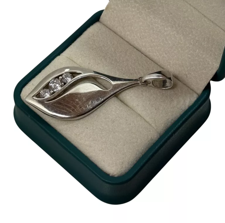 ciekawa-srebrna-zawieszka-z-cyrkoniami-455g-925-material-15835-4