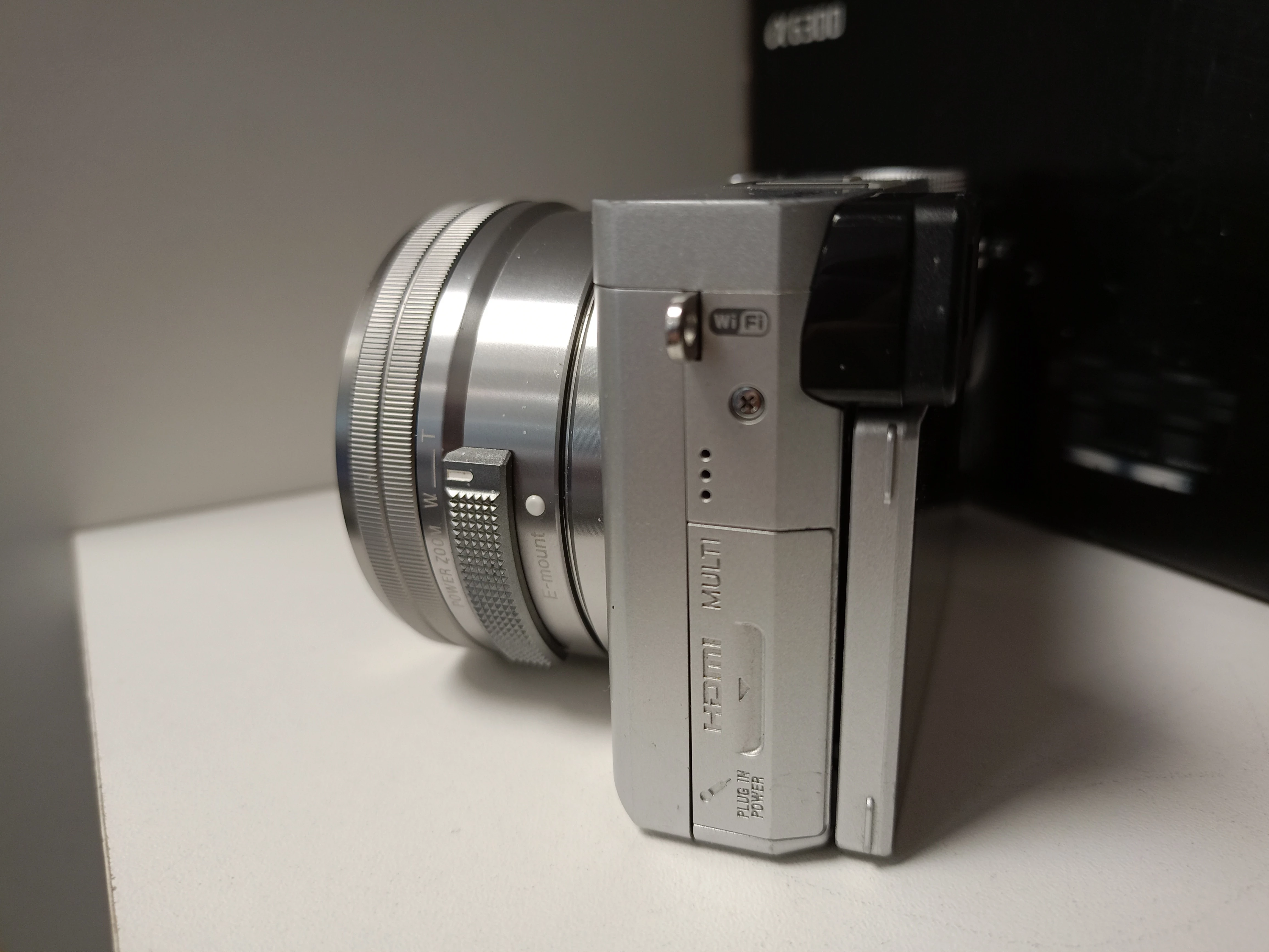 aparat-fotograficzny-sony-a6300-korpus-obiektyw-6-baterii-akcesoria-model-zalaczonego-obiektywu-e-35-56pz-16-50-oss