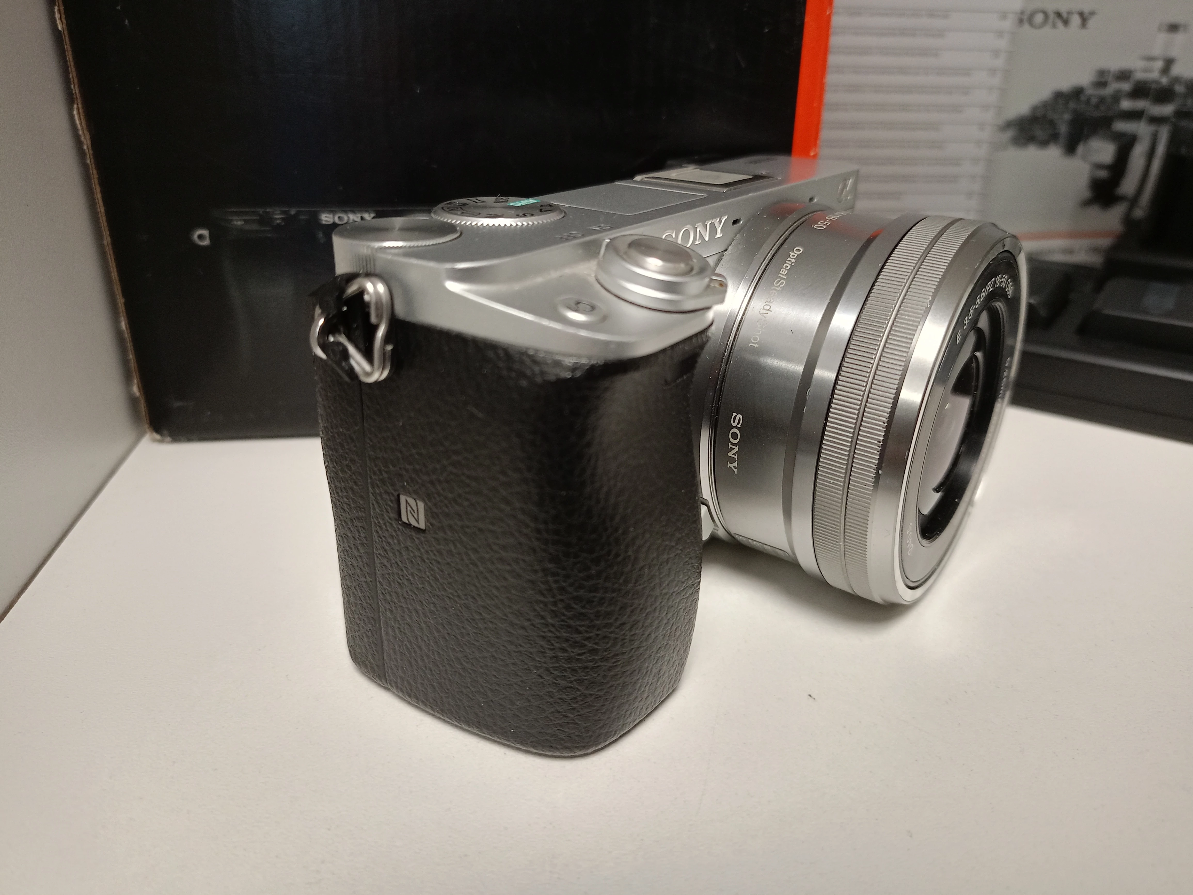 aparat-fotograficzny-sony-a6300-korpus-obiektyw-6-baterii-akcesoria-model-a6300