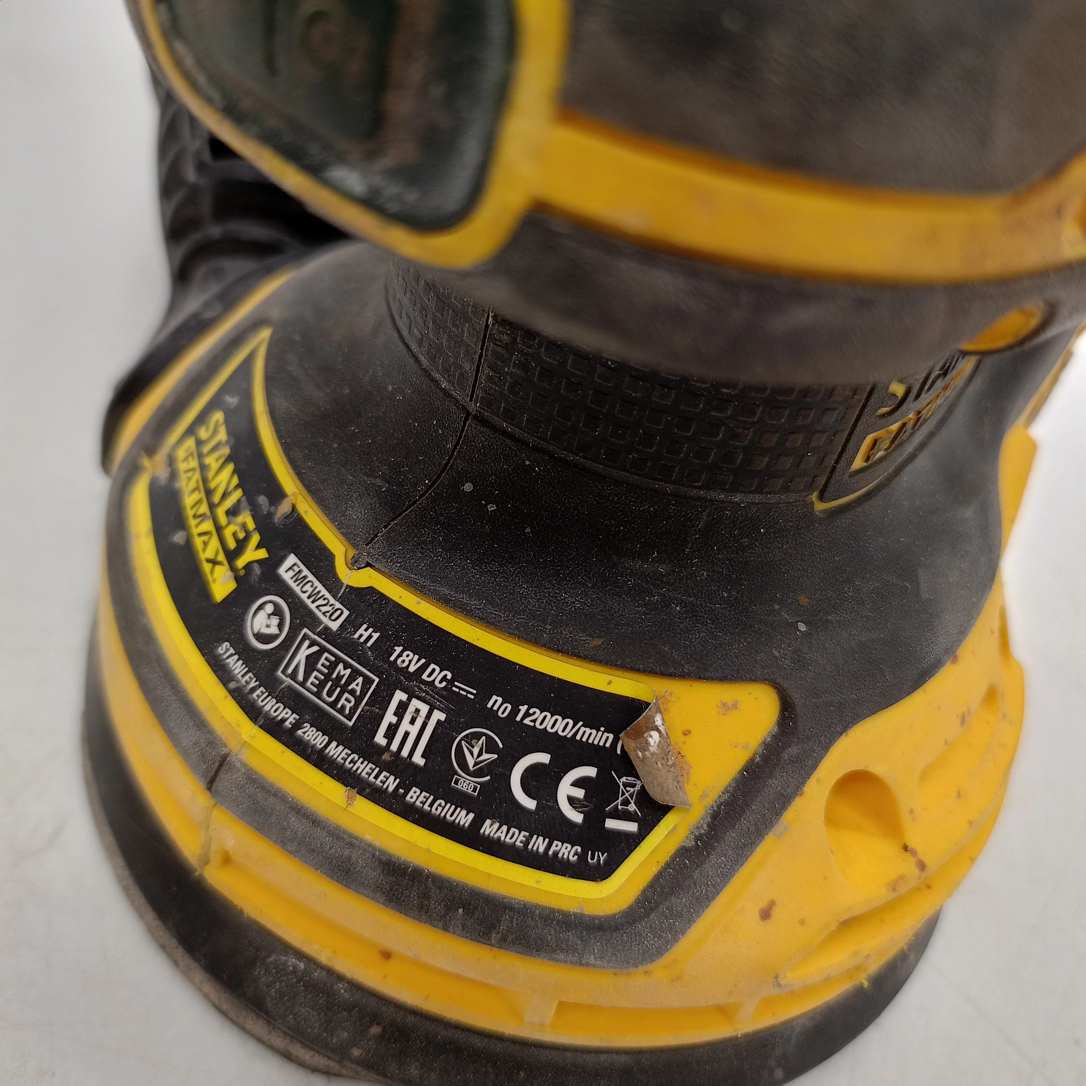 szlifierka-stanley-fmc220-stan-11323-2