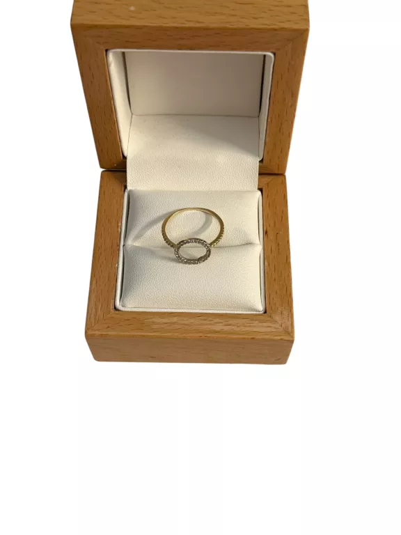 piekny-zloty-pierscionek-material-15835-2