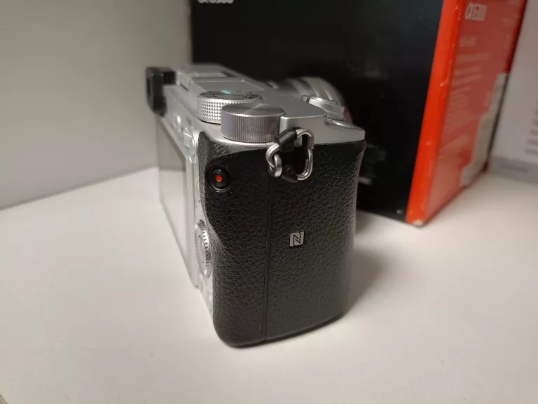 aparat-fotograficzny-sony-a6300-korpus-obiektyw-6-baterii-akcesoria-typ-matrycy-14228-2