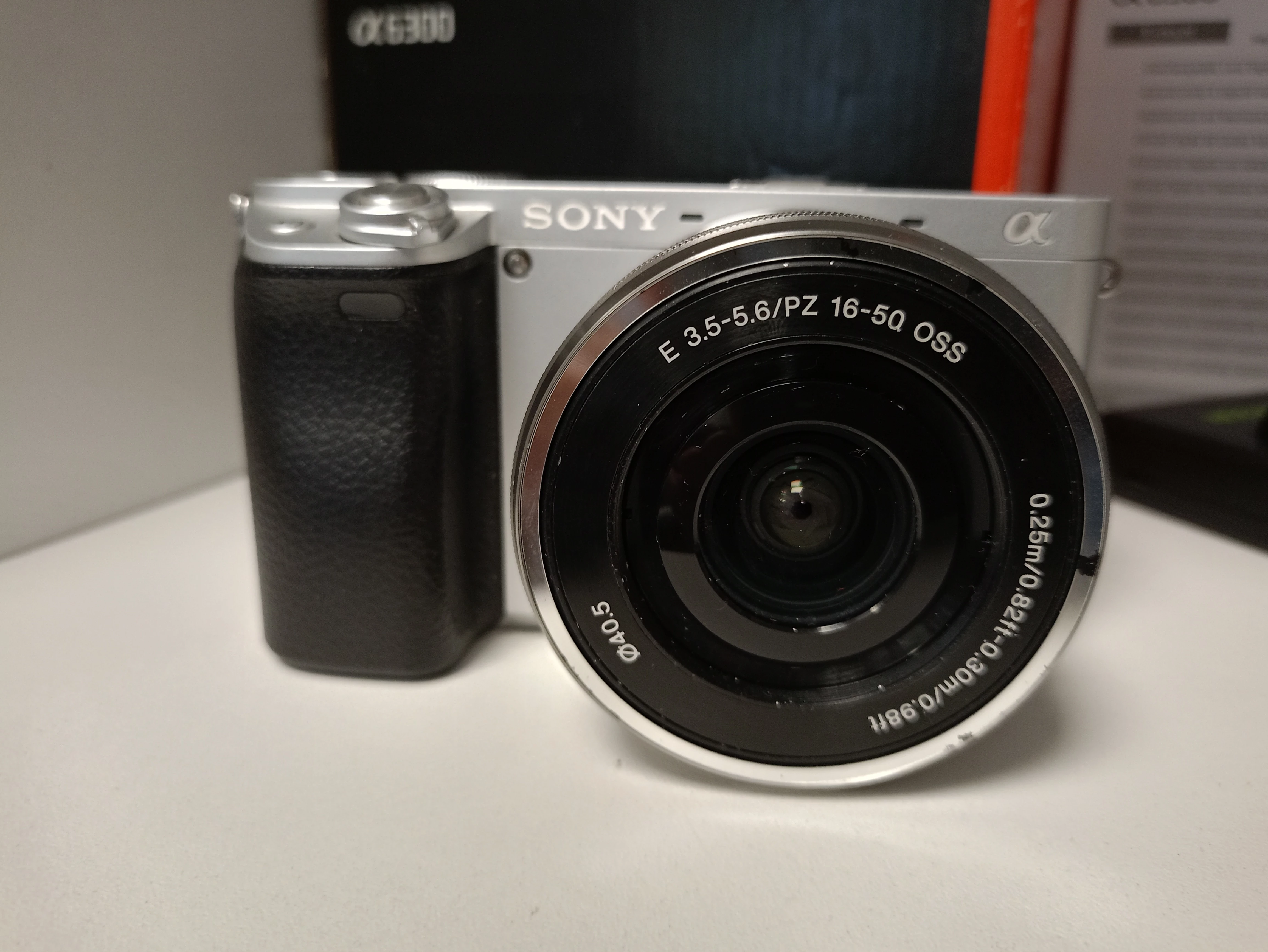 aparat-fotograficzny-sony-a6300-korpus-obiektyw-6-baterii-akcesoria-stabilizacja-14349-8