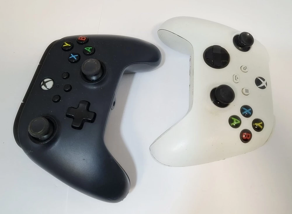 xbox-one-1681-konsola-at-opis-gry-w-zestawie-205998-225574