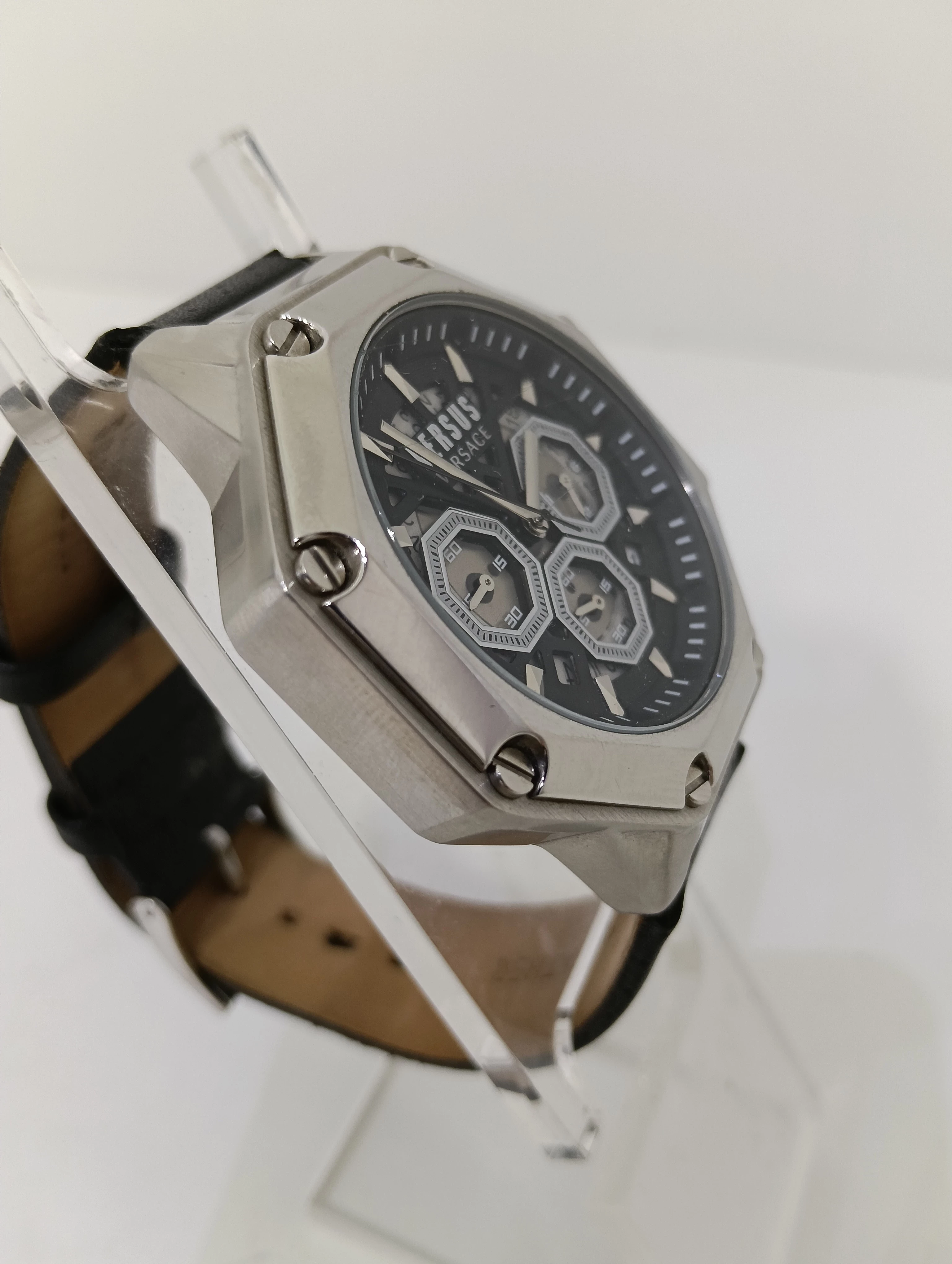 zegarek-versus-versace-vsp391020-stan-11323-2