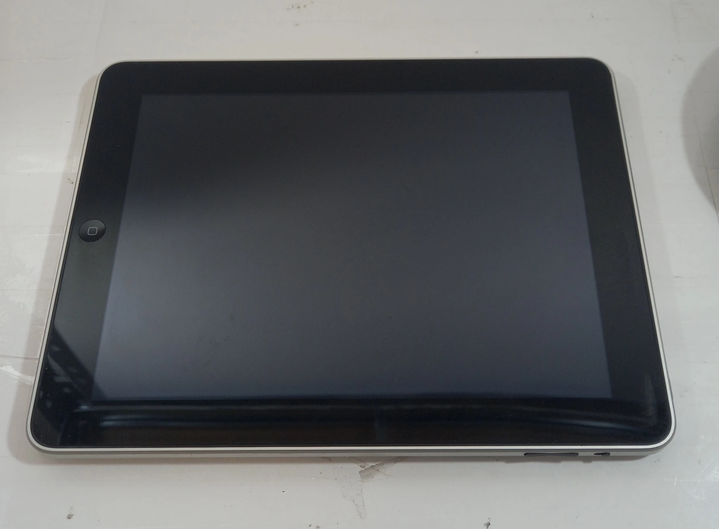tablet-ipad-mb292fd-stan-11323-2