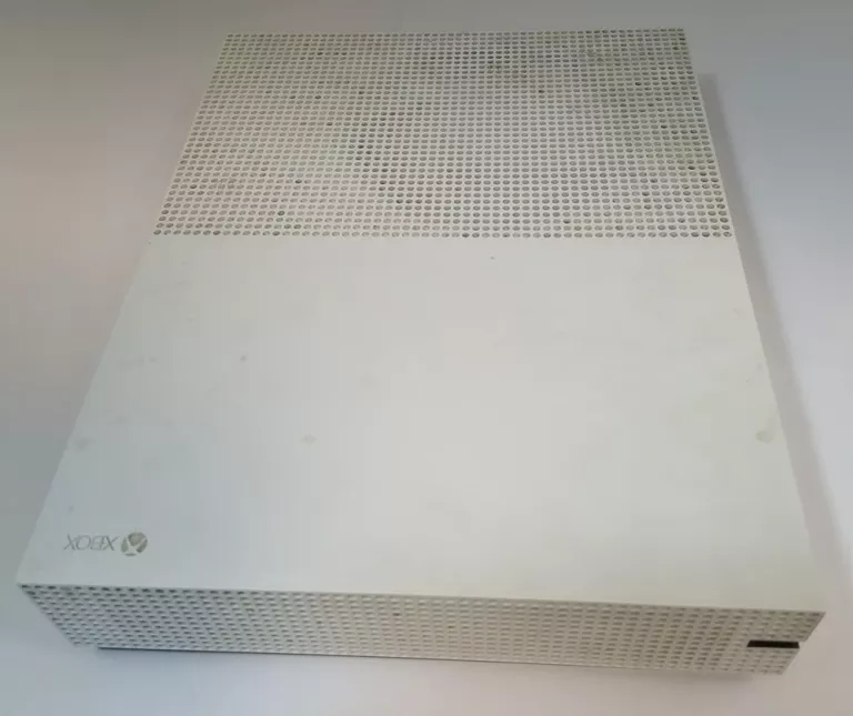 xbox-one-1681-konsola-at-opis-kod-producenta-1681