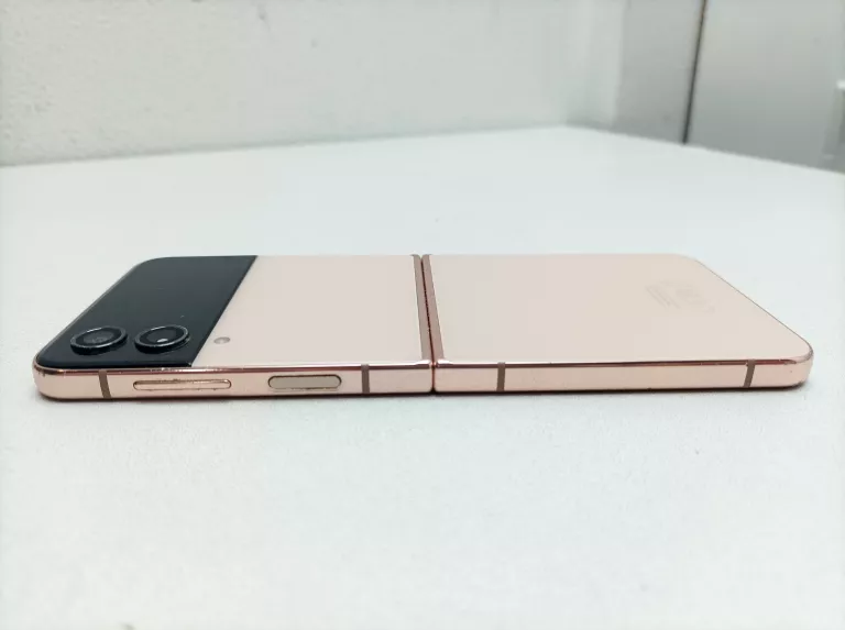 telefon-samasung-galaxy-zflip4-pudelko-przekatna-ekranu-67