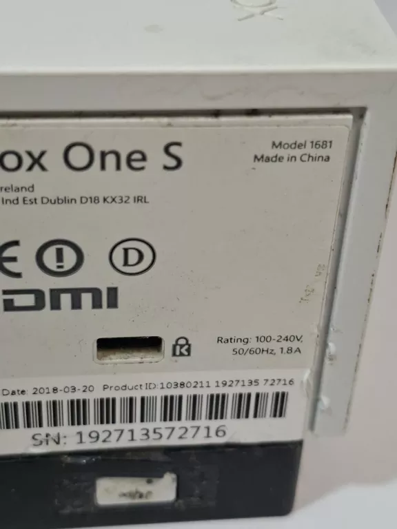 xbox-one-1681-konsola-at-opis-wersja-konsoli-130591-1