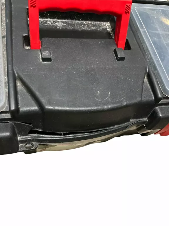 skrzynka-z-narzedziami-kod-producenta-skrzynka-z-narzedziami-i-kluczami-80080-zu