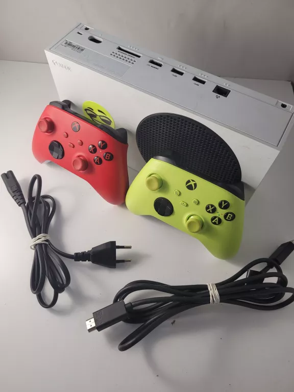konsola-xbox-series-s-2-padykabel-zasilajacykabel-hdmi-ean-gtin-196388205875
