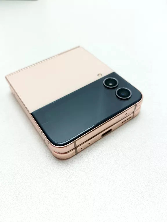 telefon-samasung-galaxy-zflip4-pudelko-pojemnosc-akumulatora-3700