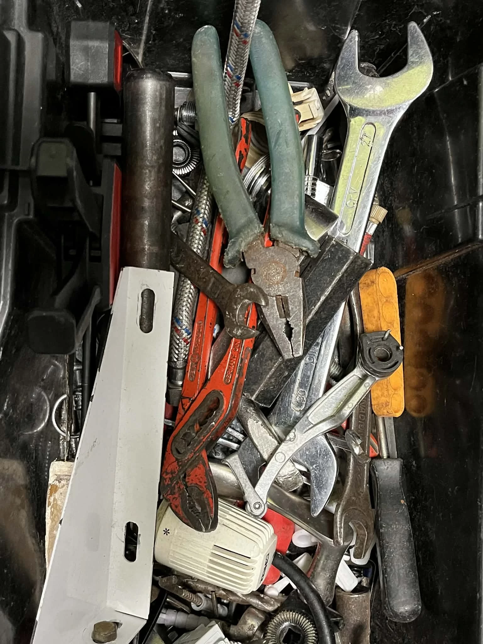 skrzynka-z-narzedziami-ean-gtin-5902601180271