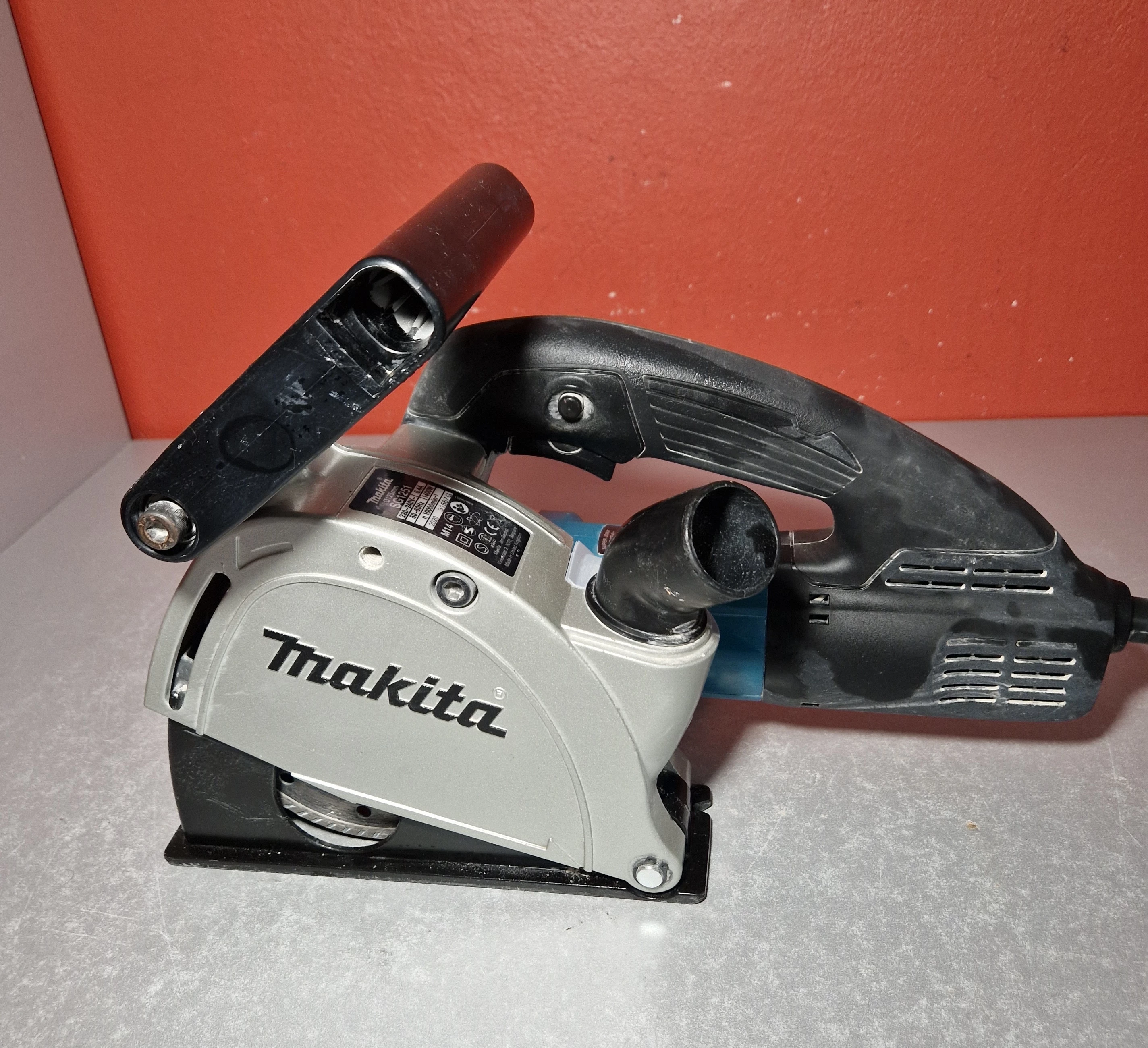 bruzdownica-makita-sg1251j-walizka-ean-gtin-088381682060