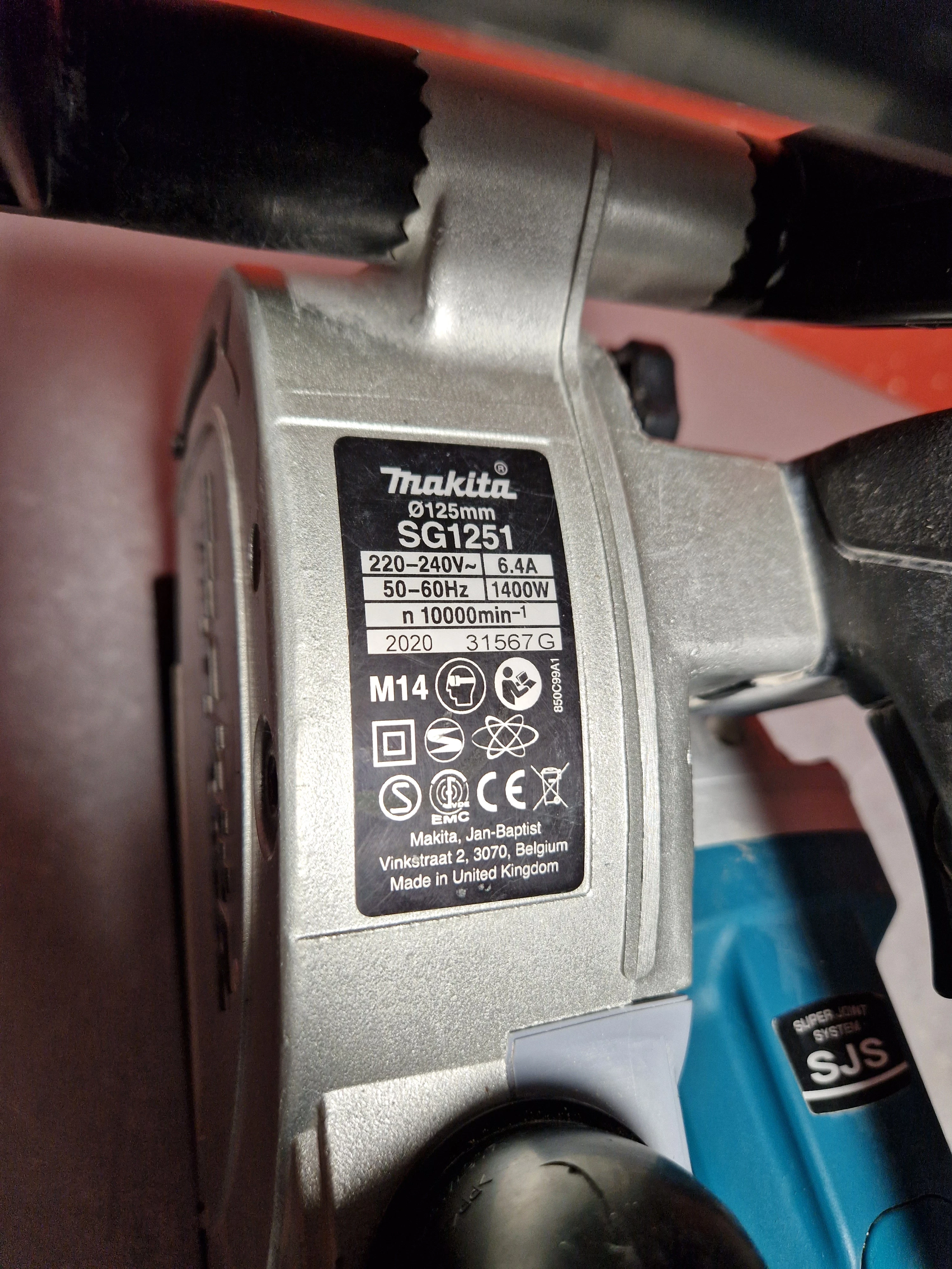 bruzdownica-makita-sg1251j-walizka-maksymalna-szerokosc-ciecia-30