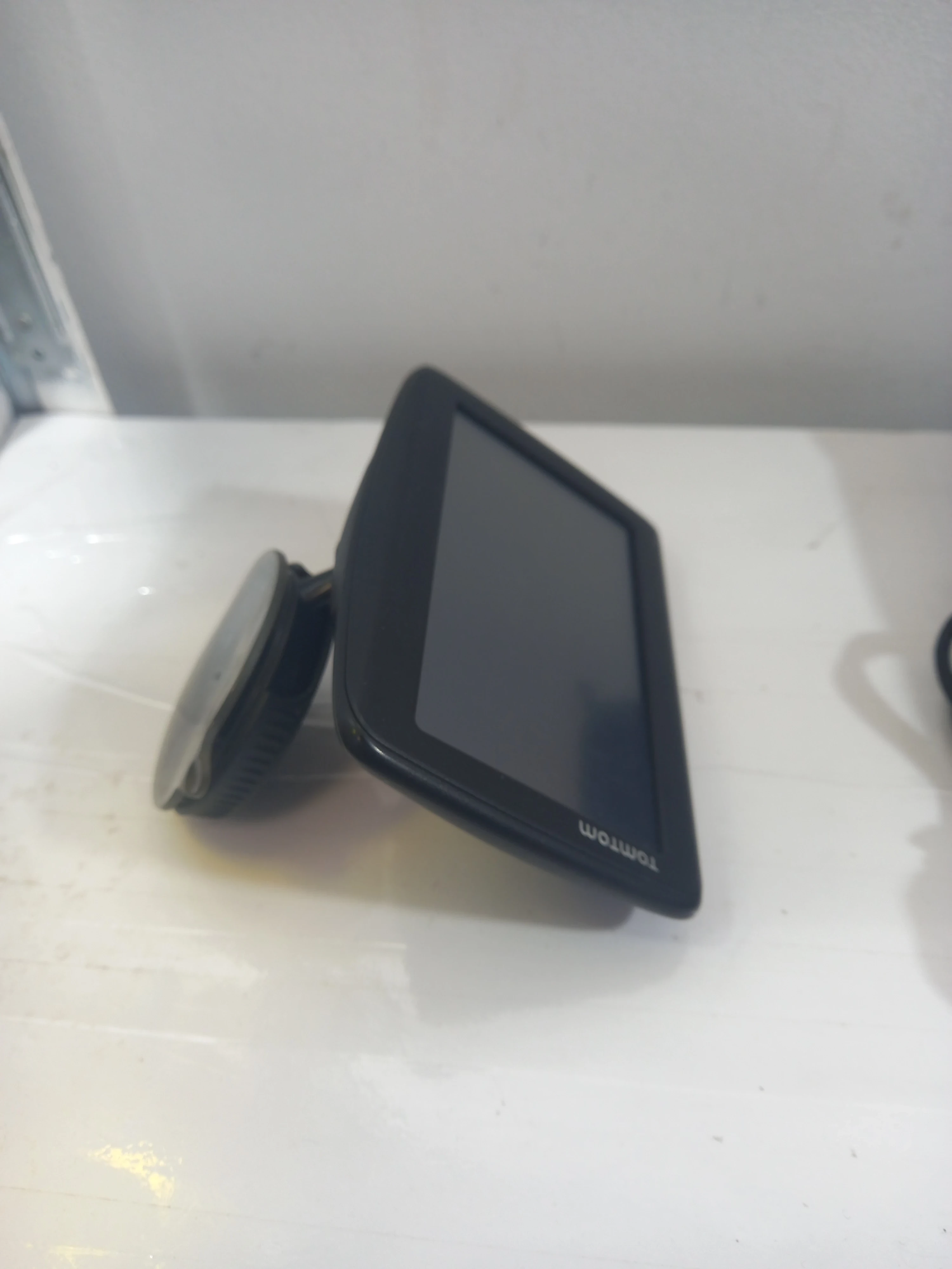 nawigacja-tomtom-4en42-z1230-stan-11323-2