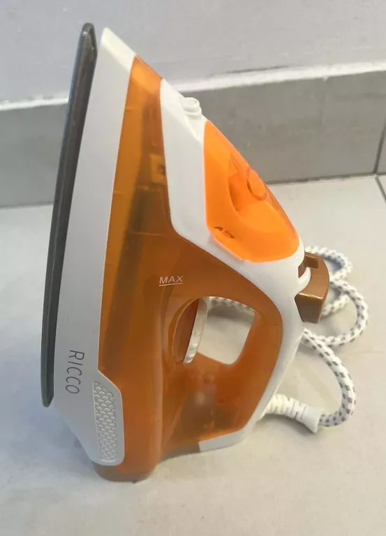 zelazko-ricco-sw-105a-1200-w-kolor-dominujacy-129357-6