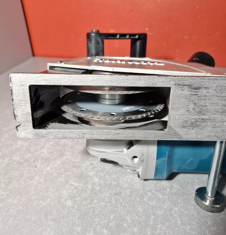 bruzdownica-makita-sg1251j-walizka-minimala-szerokosc-ciecia-6