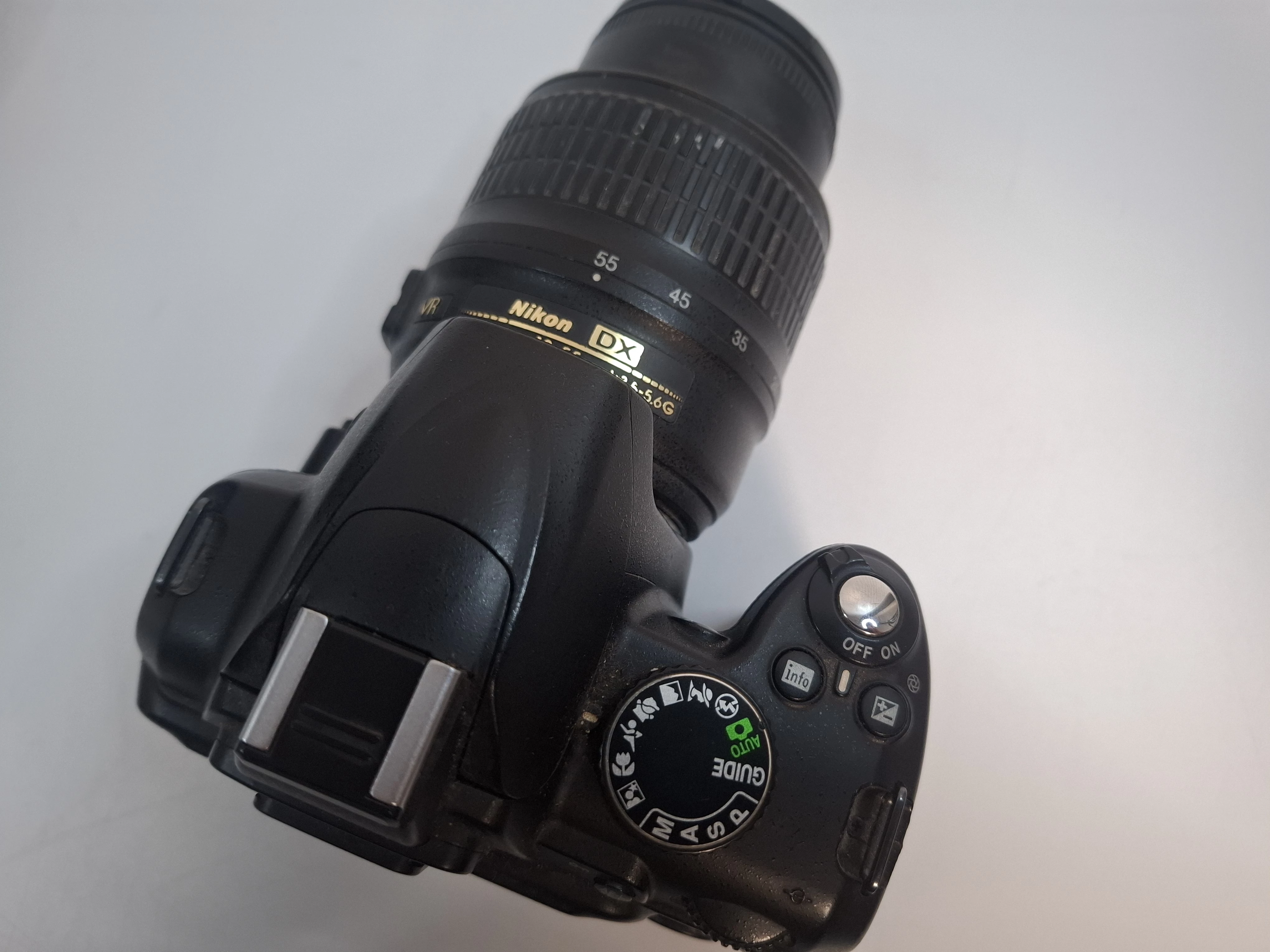 aparat-nikon-d3000-obiektyw-18-55-pokrowiec-model-d3000