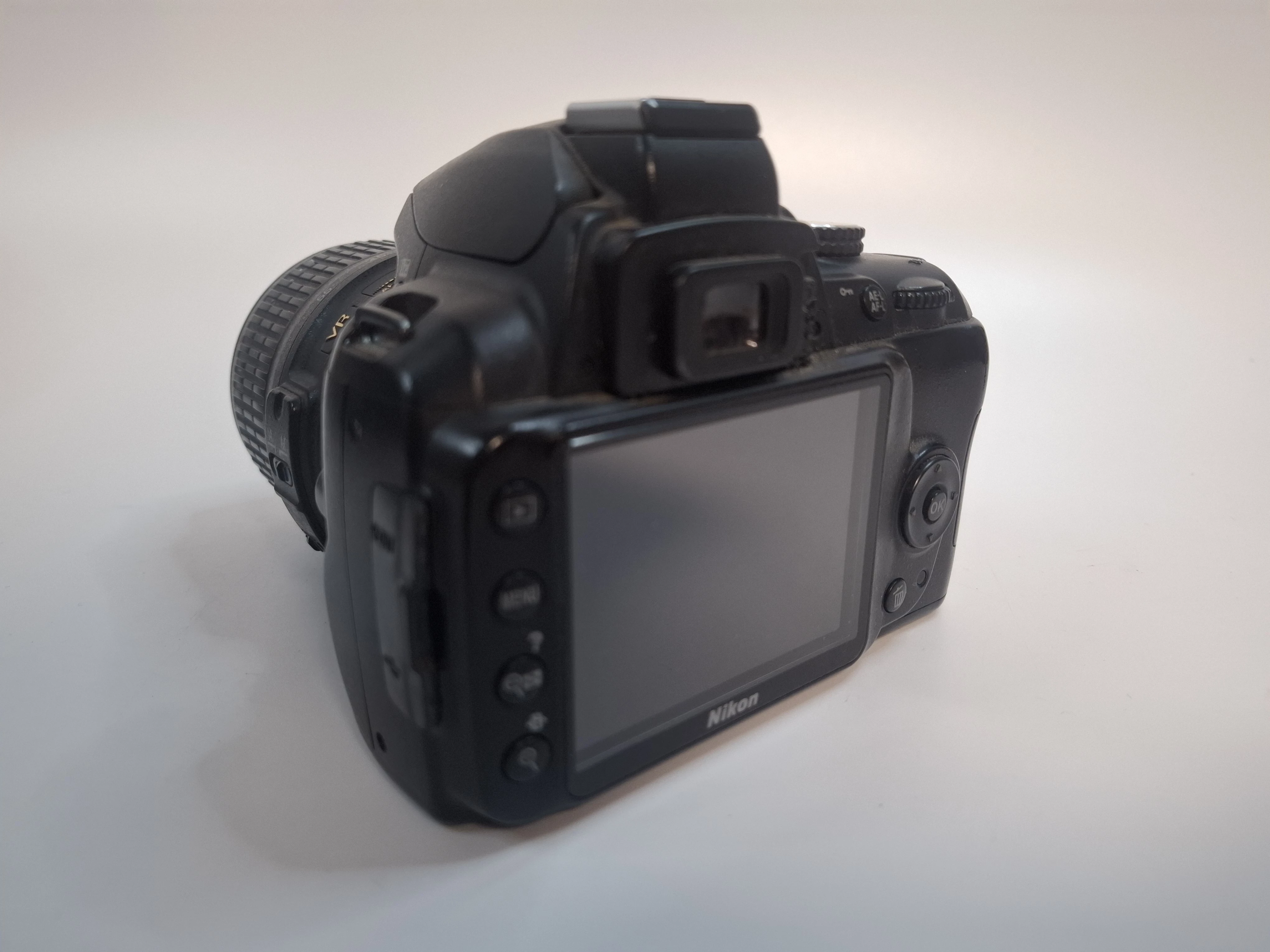 aparat-nikon-d3000-obiektyw-18-55-pokrowiec-rozmiar-matrycy-206882-228774