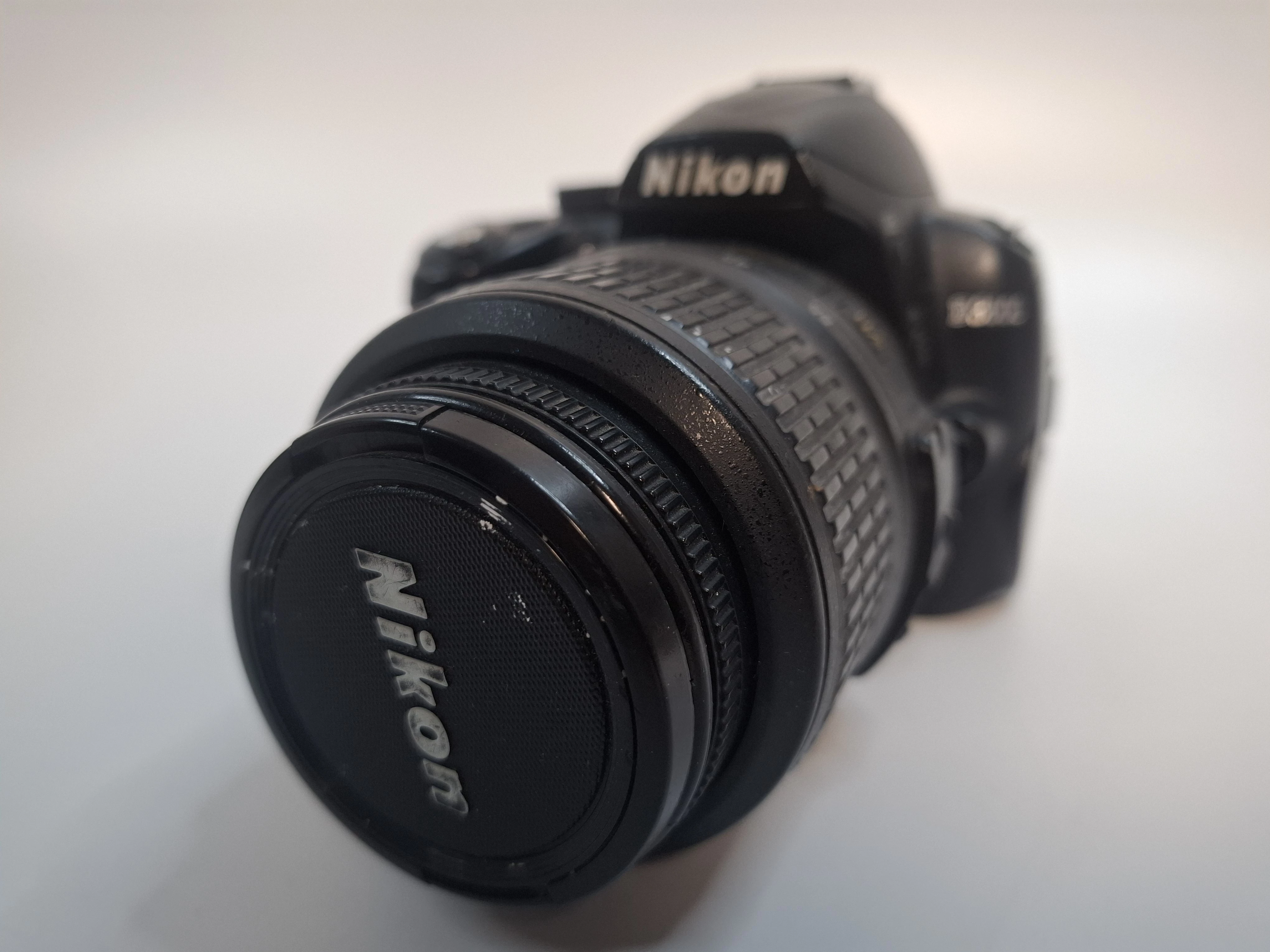 aparat-nikon-d3000-obiektyw-18-55-pokrowiec-rozdzielczosc-1020