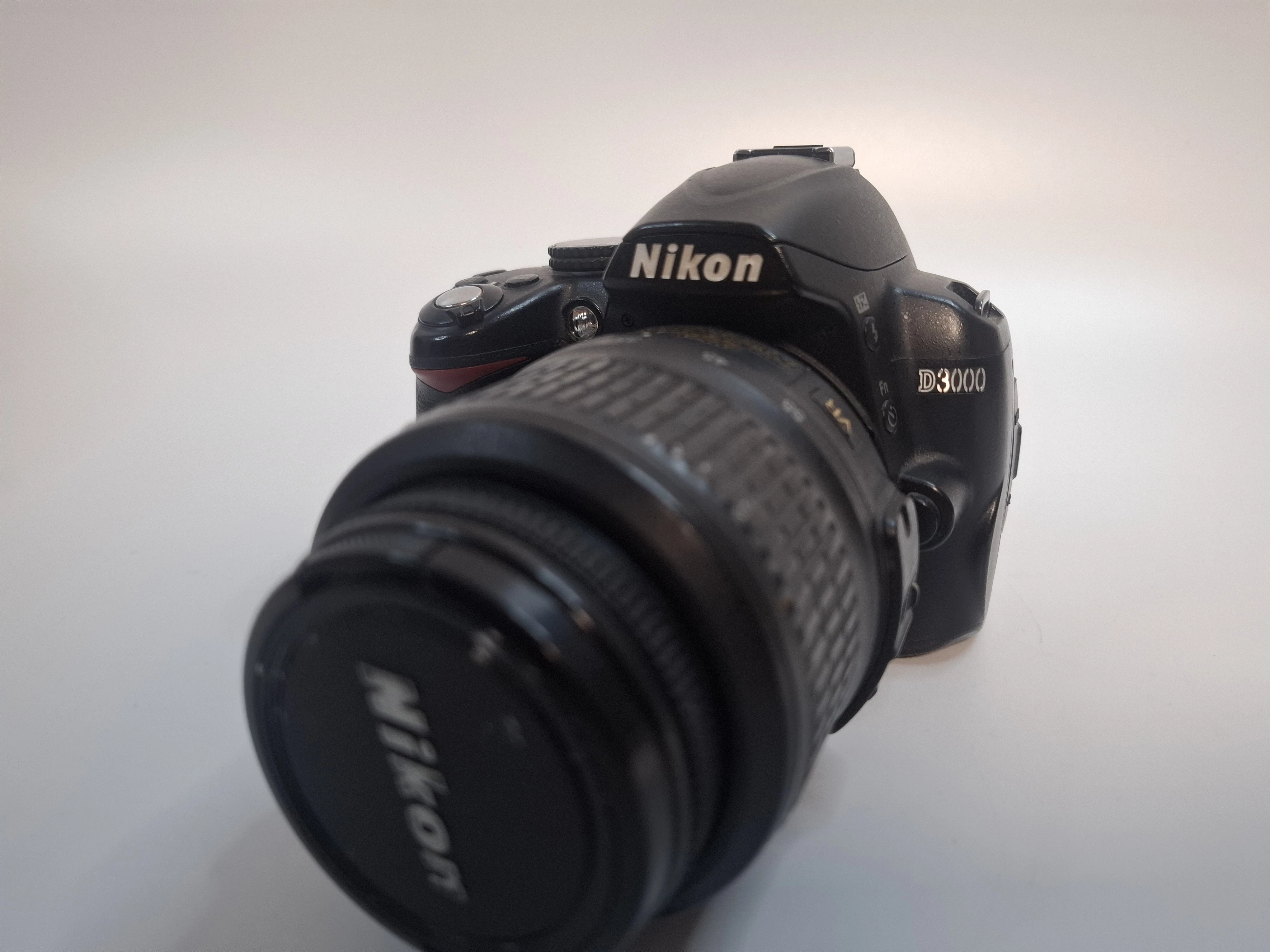 aparat-nikon-d3000-obiektyw-18-55-pokrowiec-w-zestawie-814-2