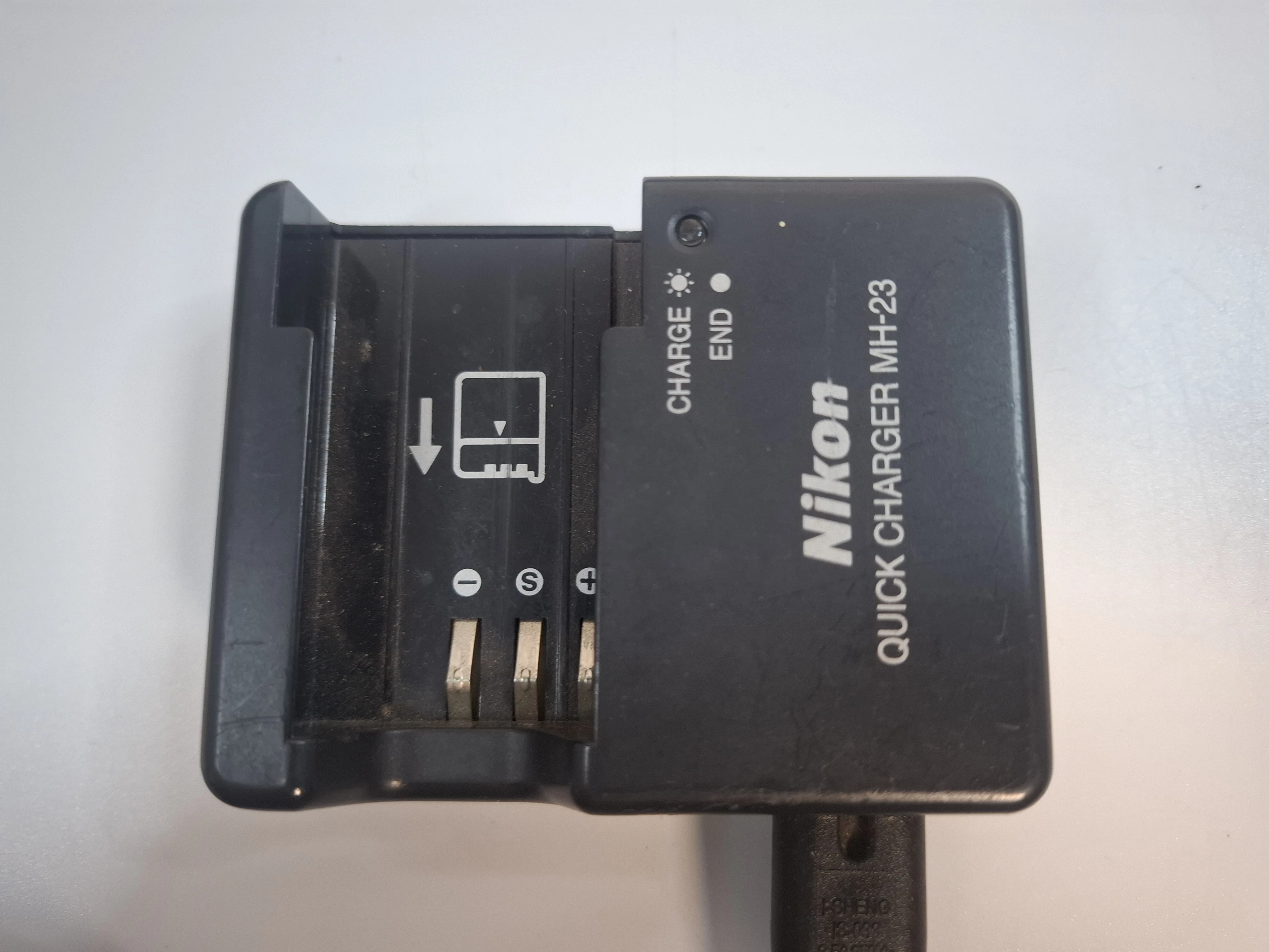 aparat-nikon-d3000-obiektyw-18-55-pokrowiec-ean-gtin-018208097180