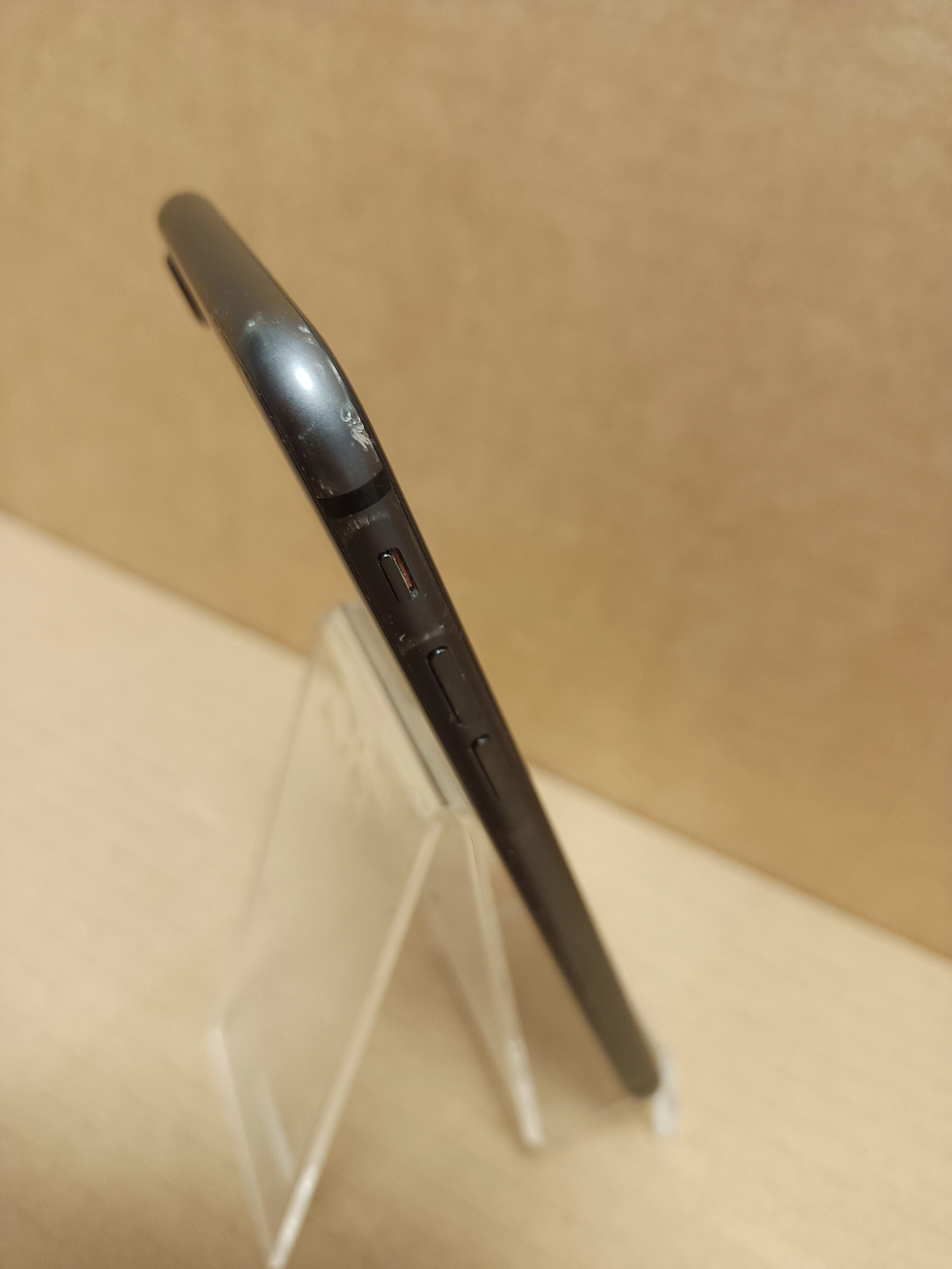 telefon-iphone-8-64-gb-bat-75-przekatna-ekranu-470