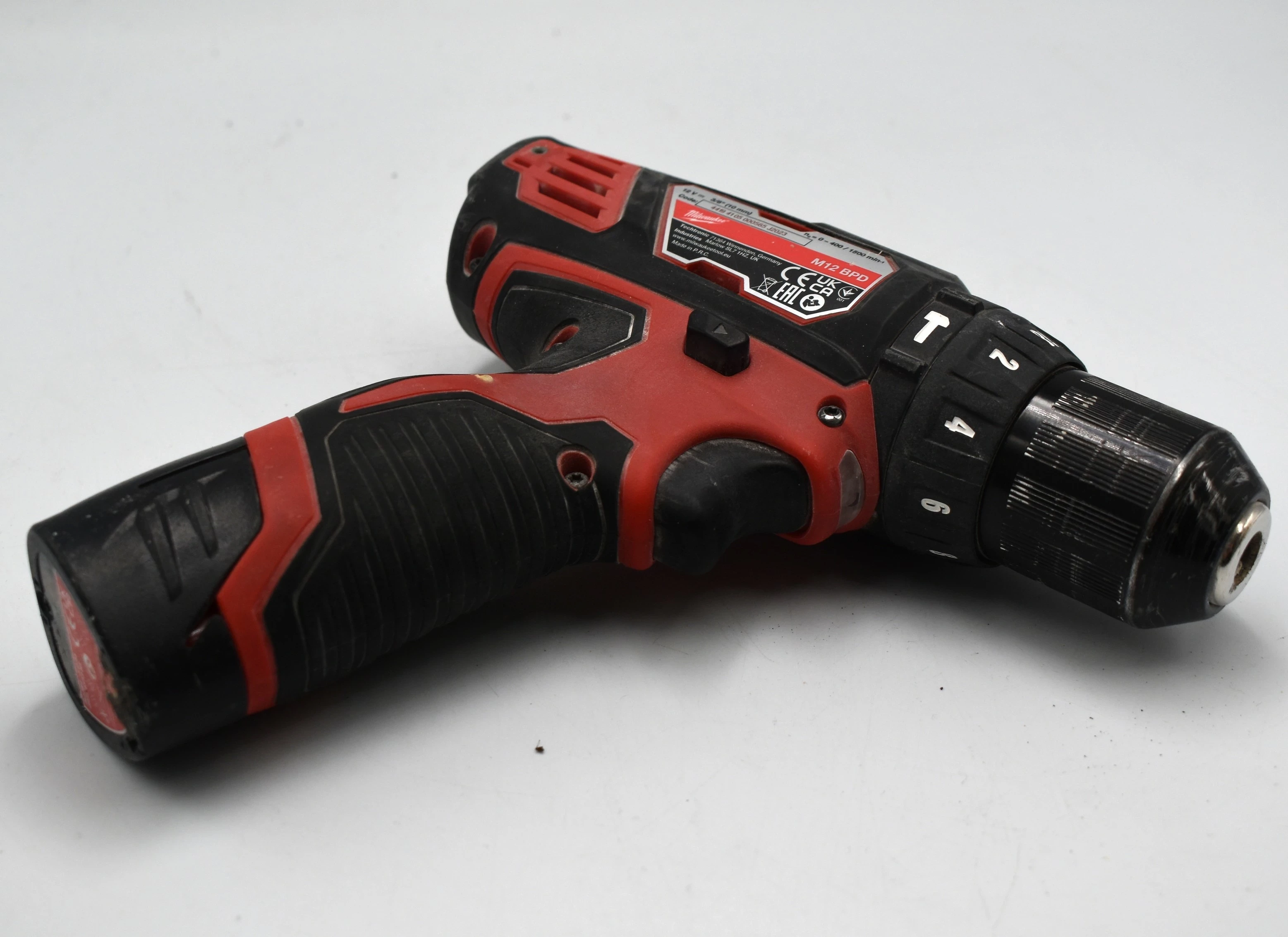 wiertarko-wkretarka-milwaukee-m12-bpd-4419-4105-000565-pojemnosc-akumulatora-000