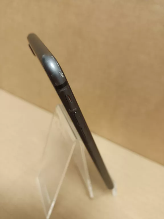 telefon-iphone-8-64-gb-bat-75-przekatna-ekranu-470