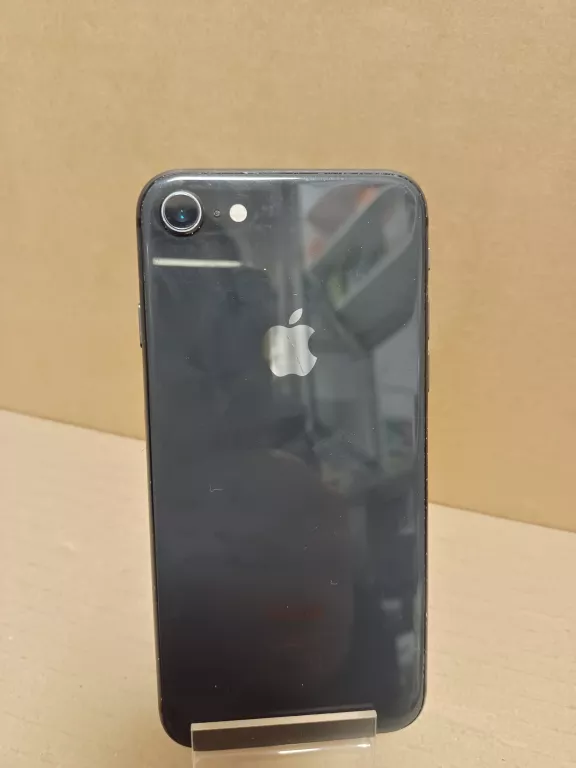 telefon-iphone-8-64-gb-bat-75-wbudowana-pamiec-202869-214193