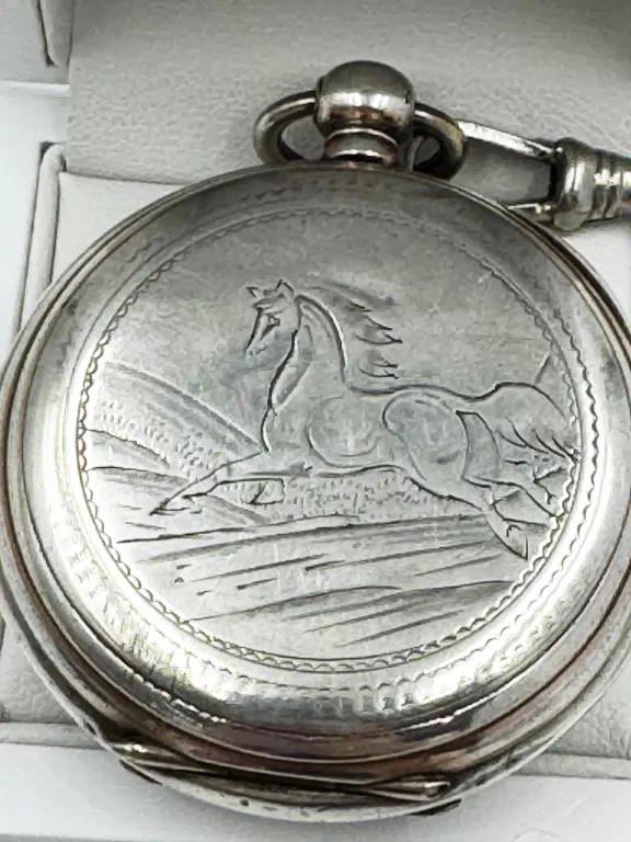 srebrny-zegarek-kieszonkowy-pr-800-z-grawerem-konia-srednica-koperty-48