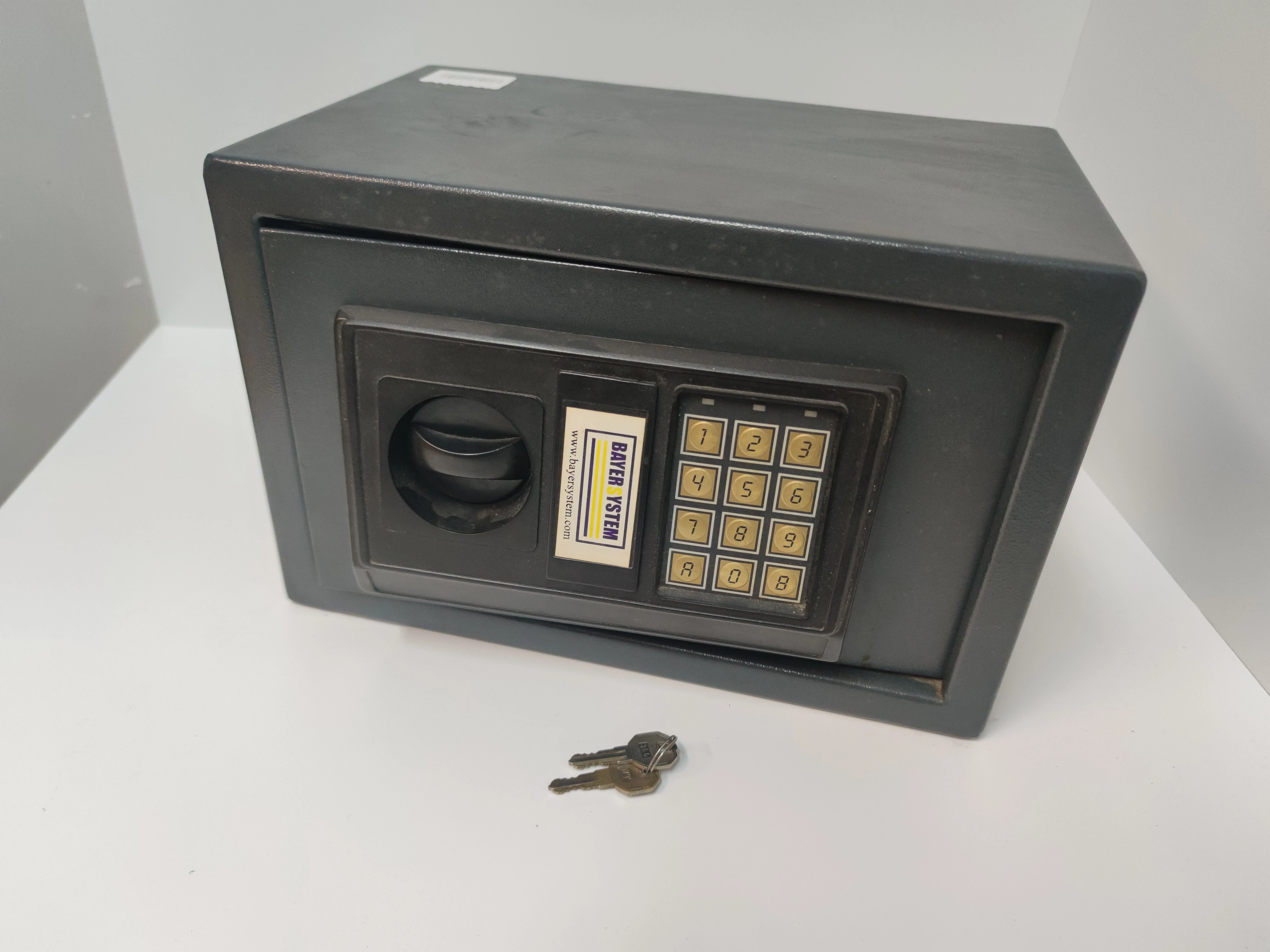 sejf-bayersystem-z-zamkiem-elektroniczym-stan-11323-2