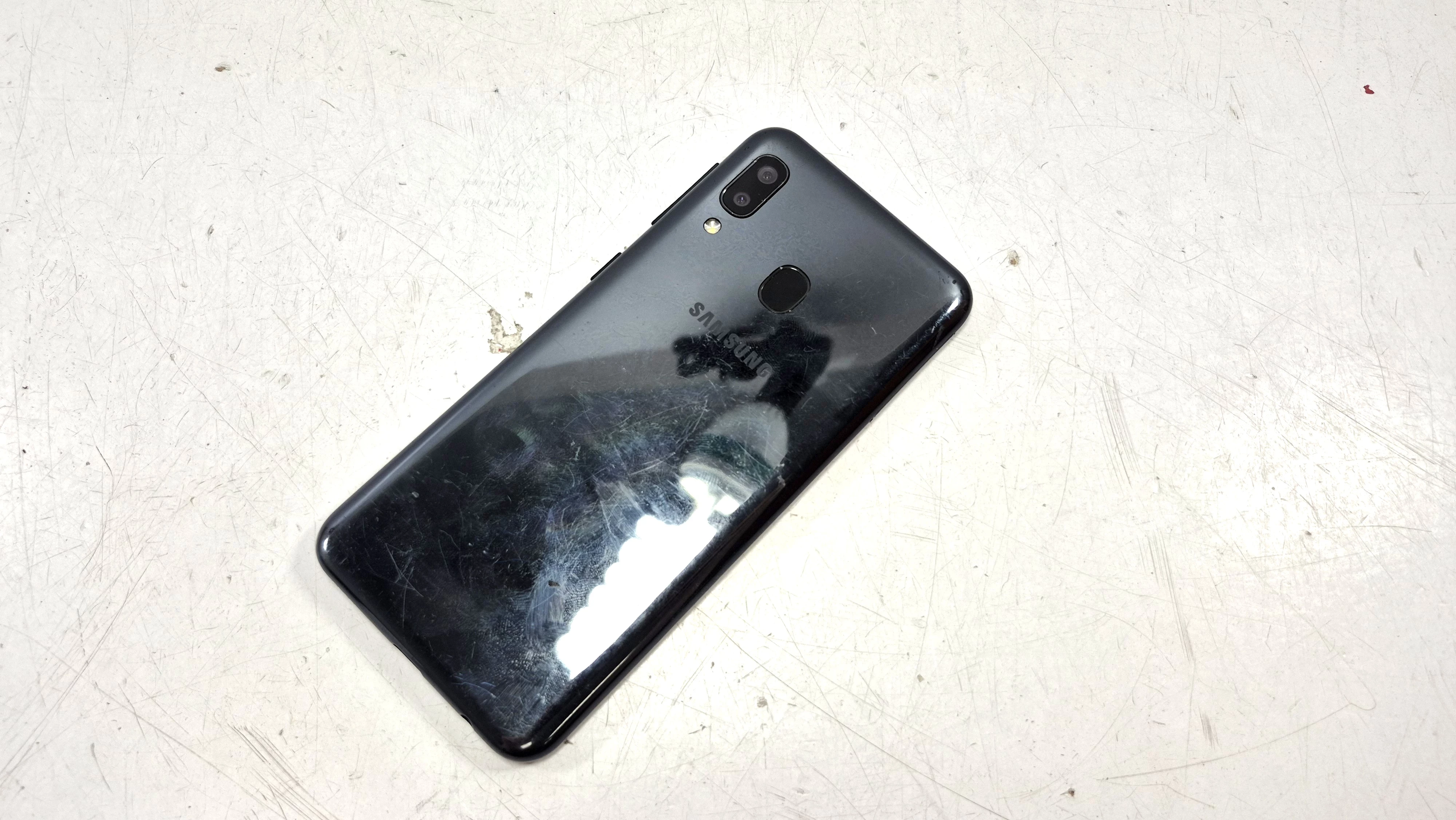 telefon-samsung-galaxy-a20e-232gb-ean-gtin-887276343006