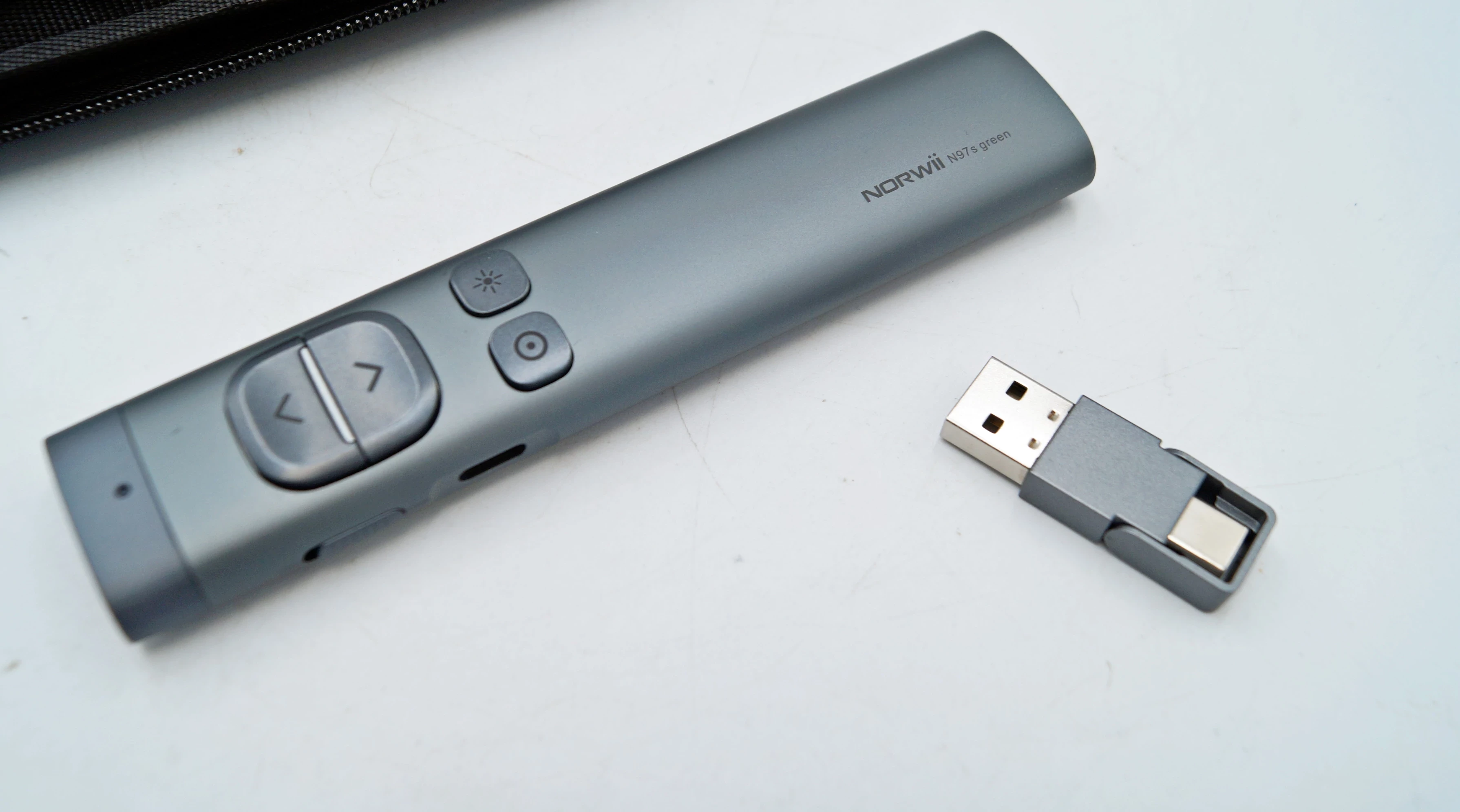 pilot-z-wskaznikiem-laserowym-do-prezentacji-multimedialnych-norwii-n96s-ean-gtin-6949415906016