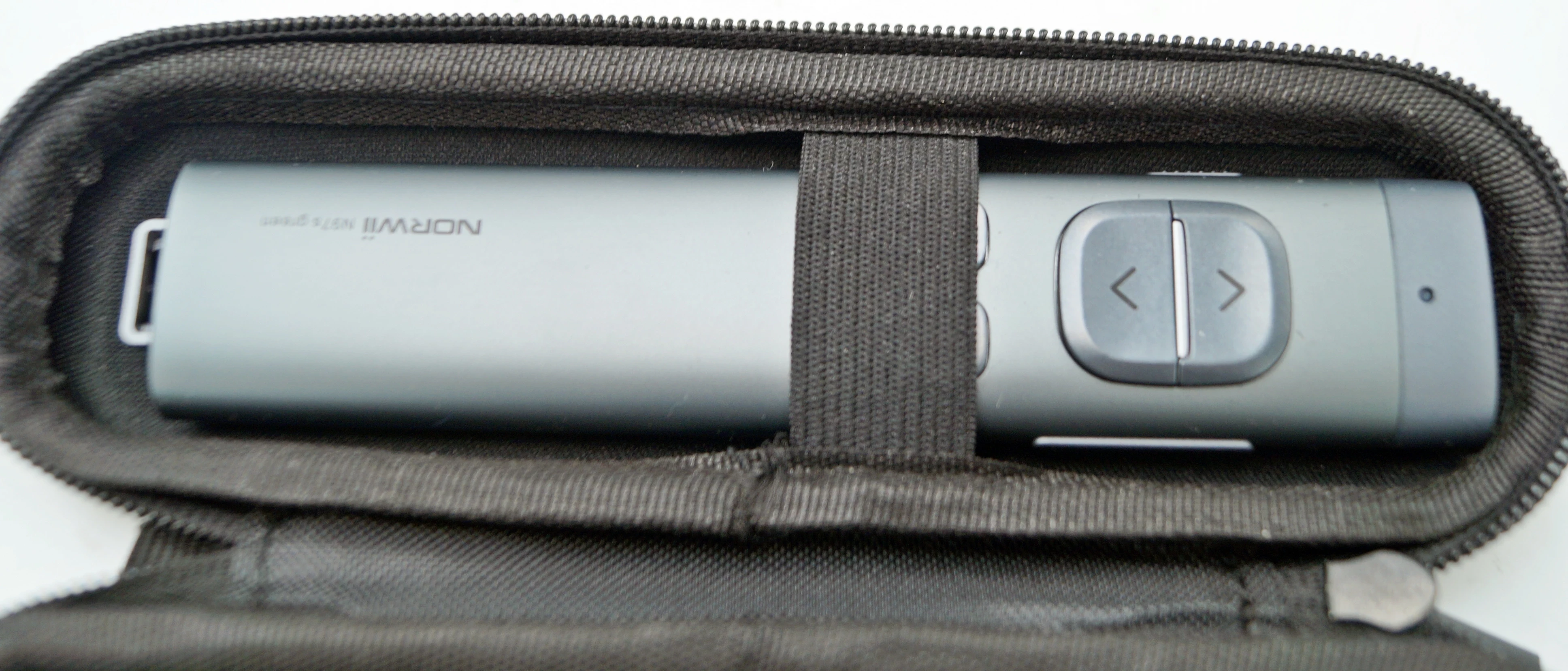 pilot-z-wskaznikiem-laserowym-do-prezentacji-multimedialnych-norwii-n96s-marka-248811-958954