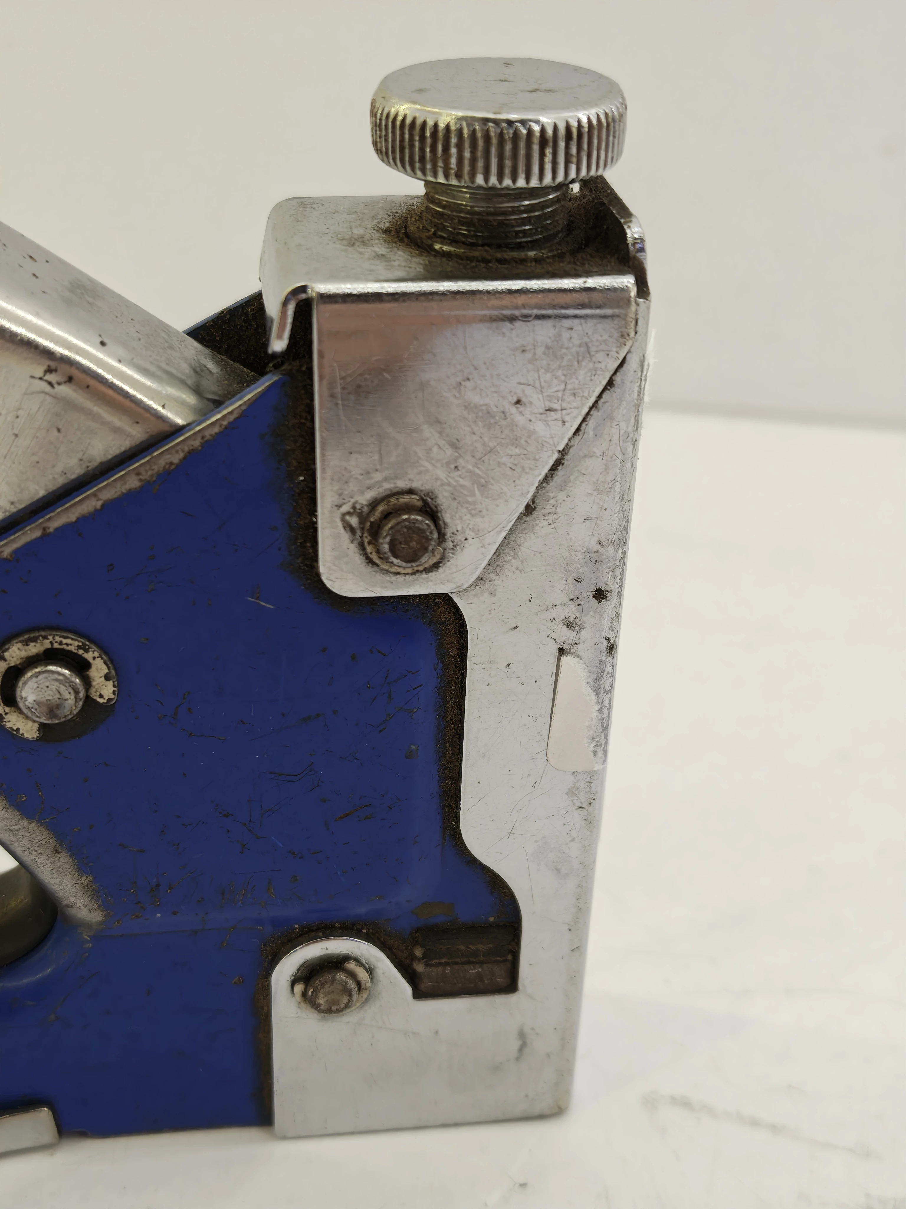 zszywacz-tapicerski-reczny-stan-11323-2