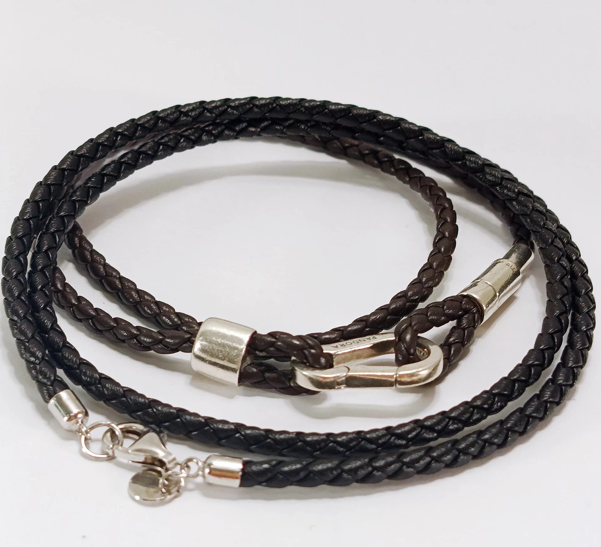 bransoletka-pandora-moments-czarnabrazowa-ze-skory-partyzantow-2-jedrzejow-palladium